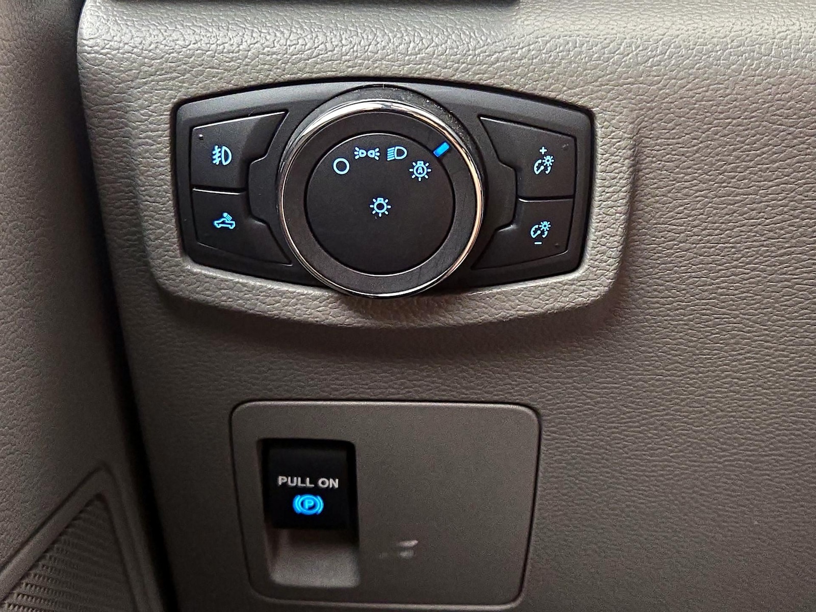 2018 Ford F-150 XL - Photo 14