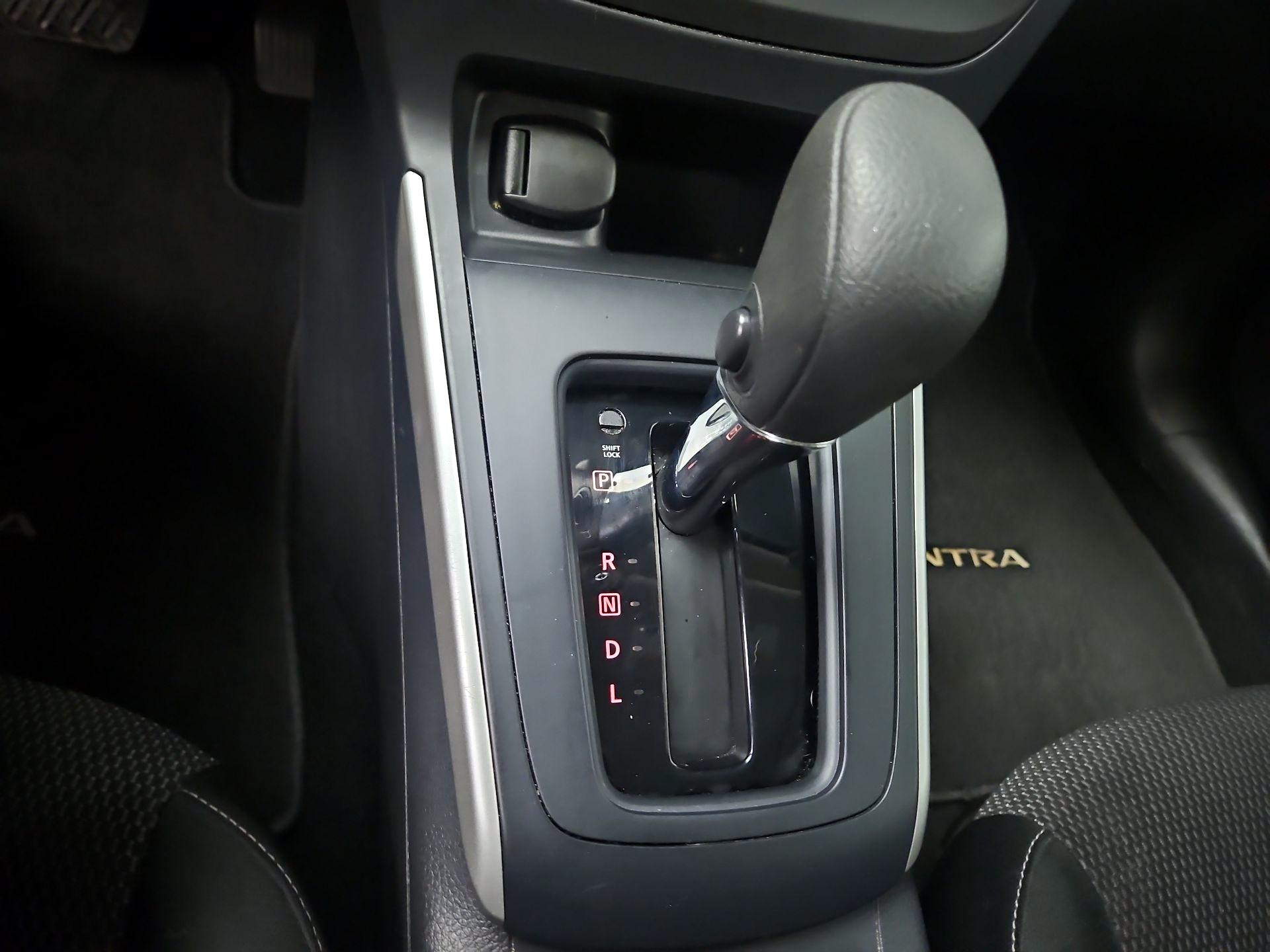 Thumbnail: 2019 Nissan Sentra - 17