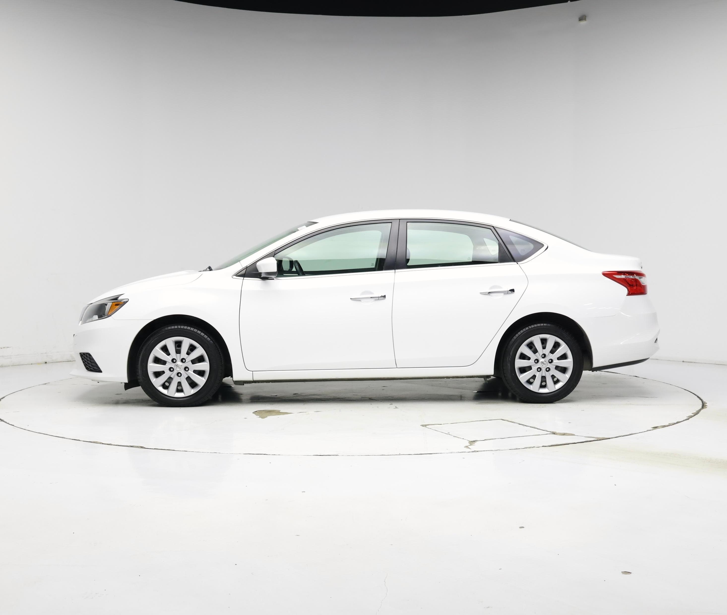 Thumbnail: 2019 Nissan Sentra - 3