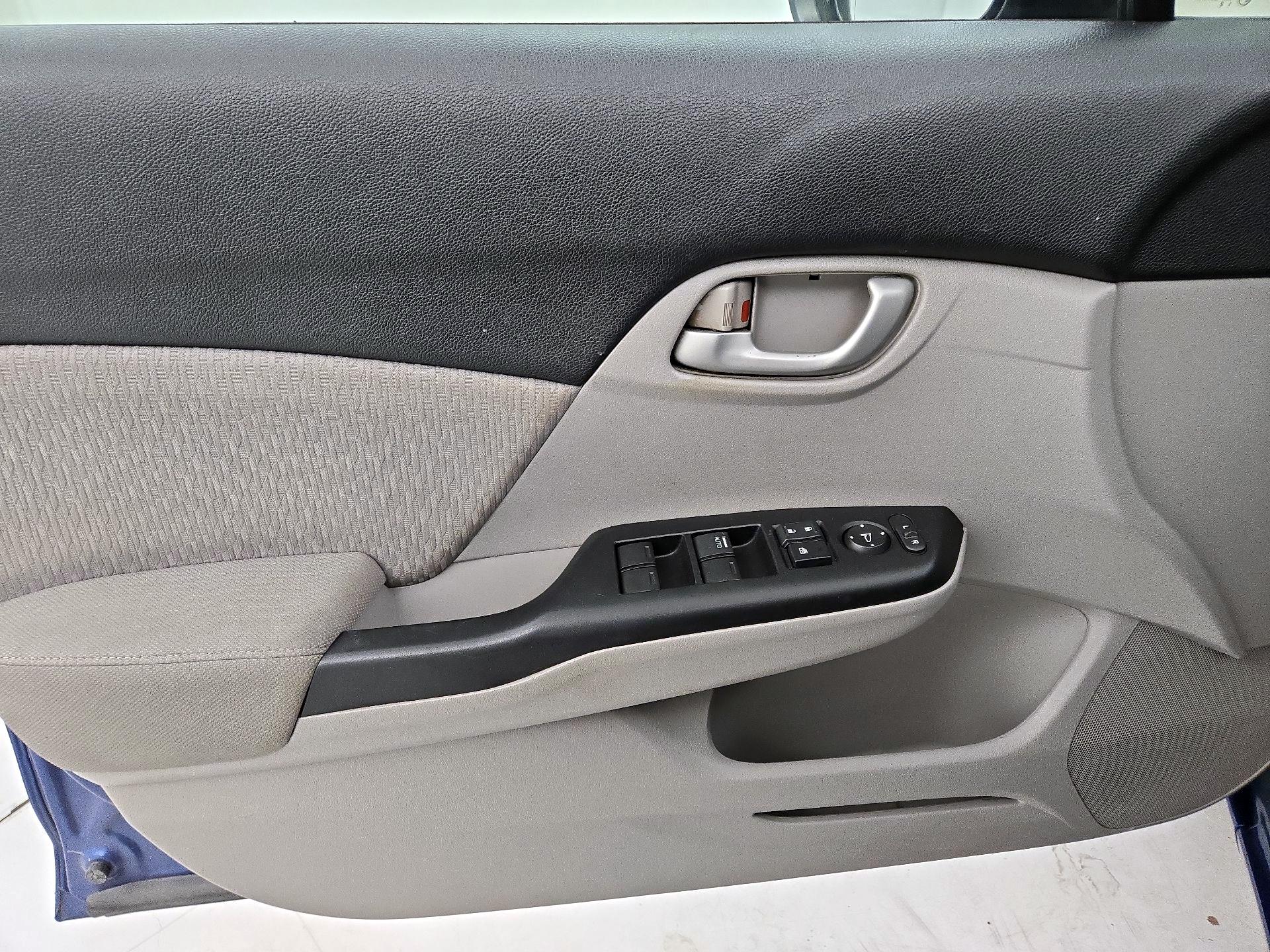 Thumbnail: 2015 Honda Civic - 12