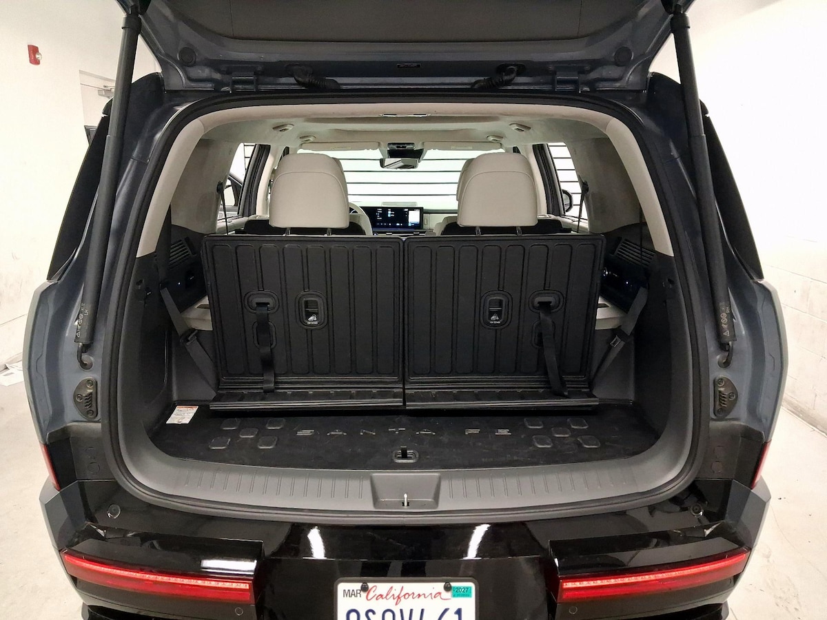 Trunk/Cargo (Seats Up)