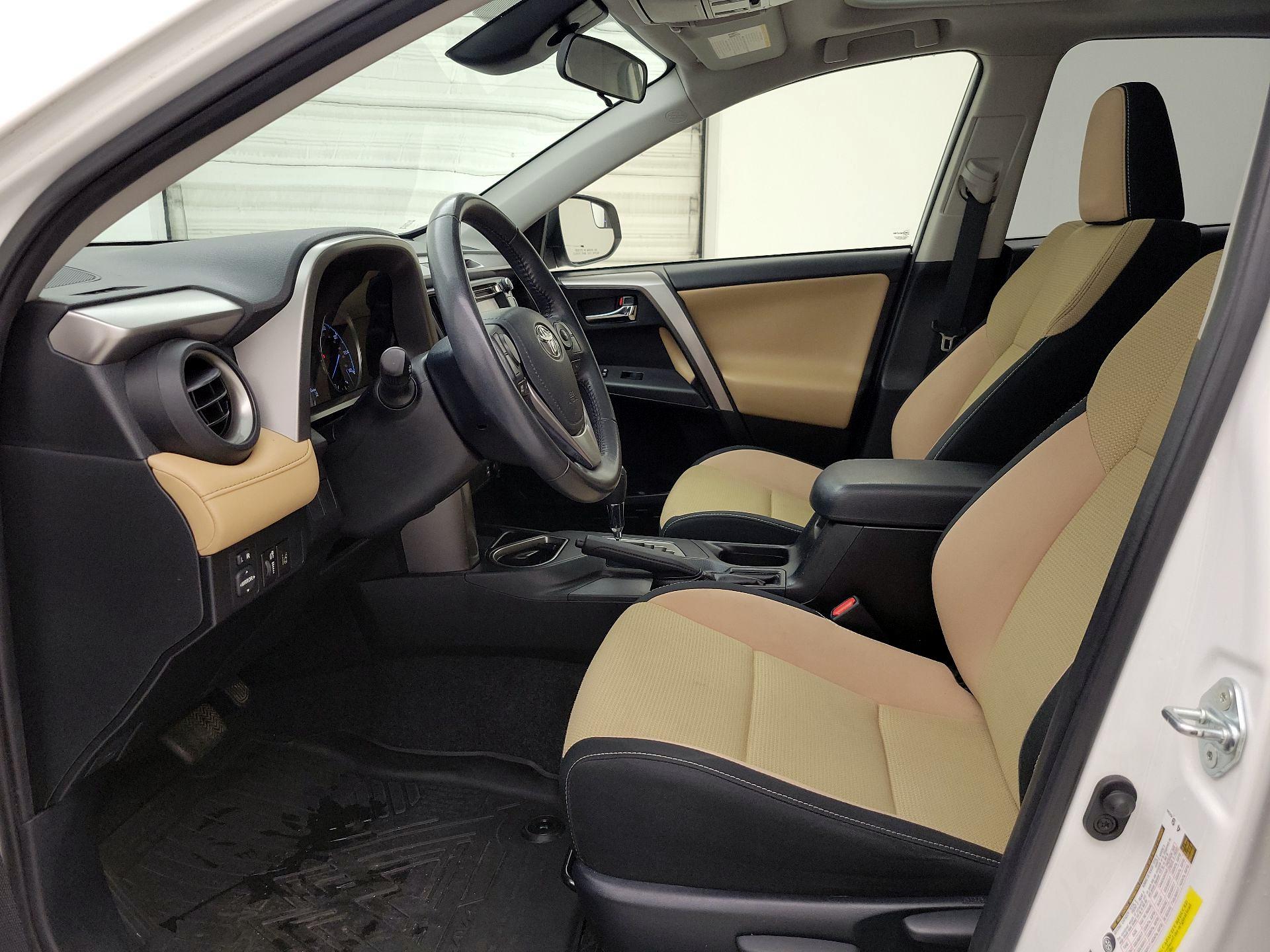 Thumbnail: 2018 Toyota RAV4 - 11