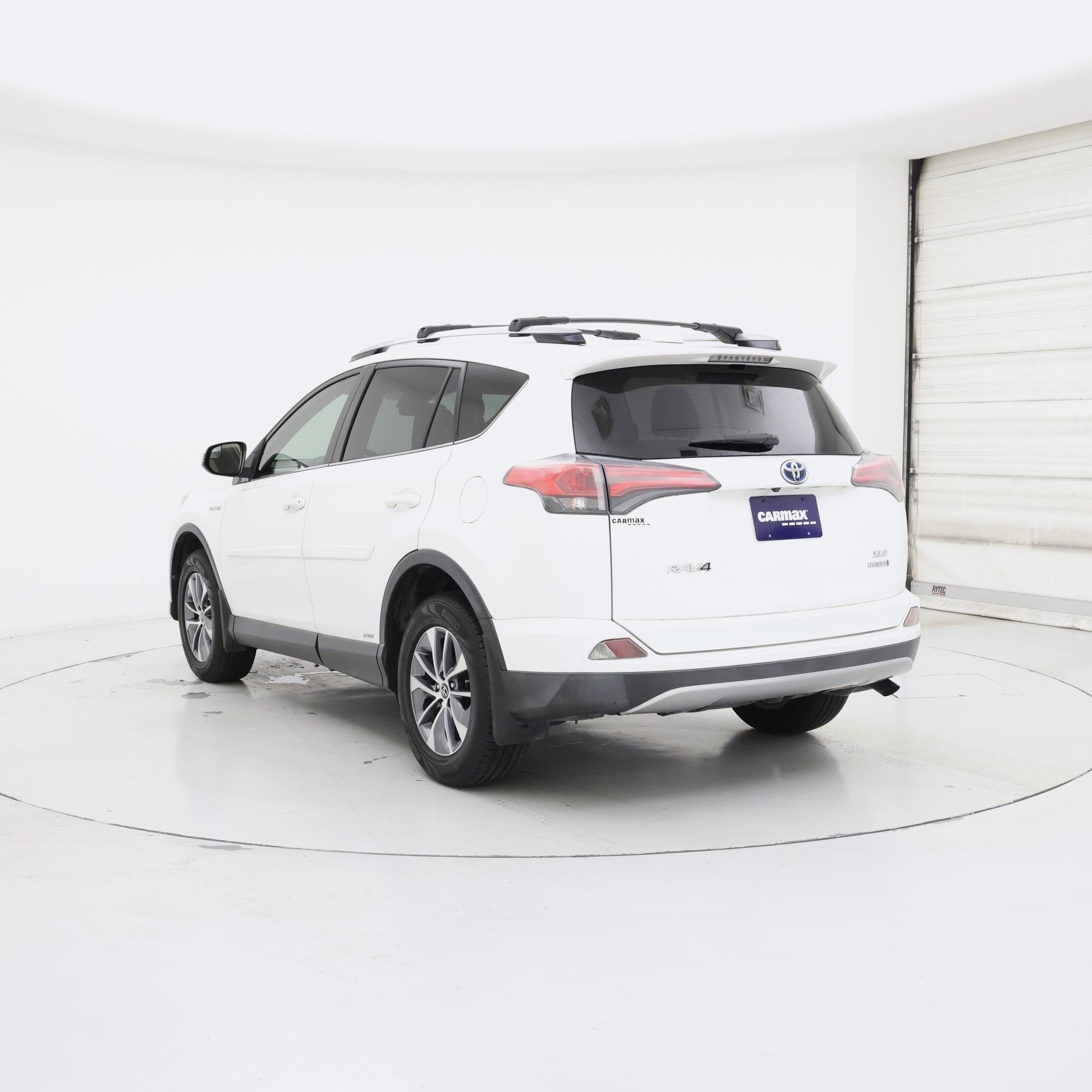 Thumbnail: 2018 Toyota RAV4 - 2