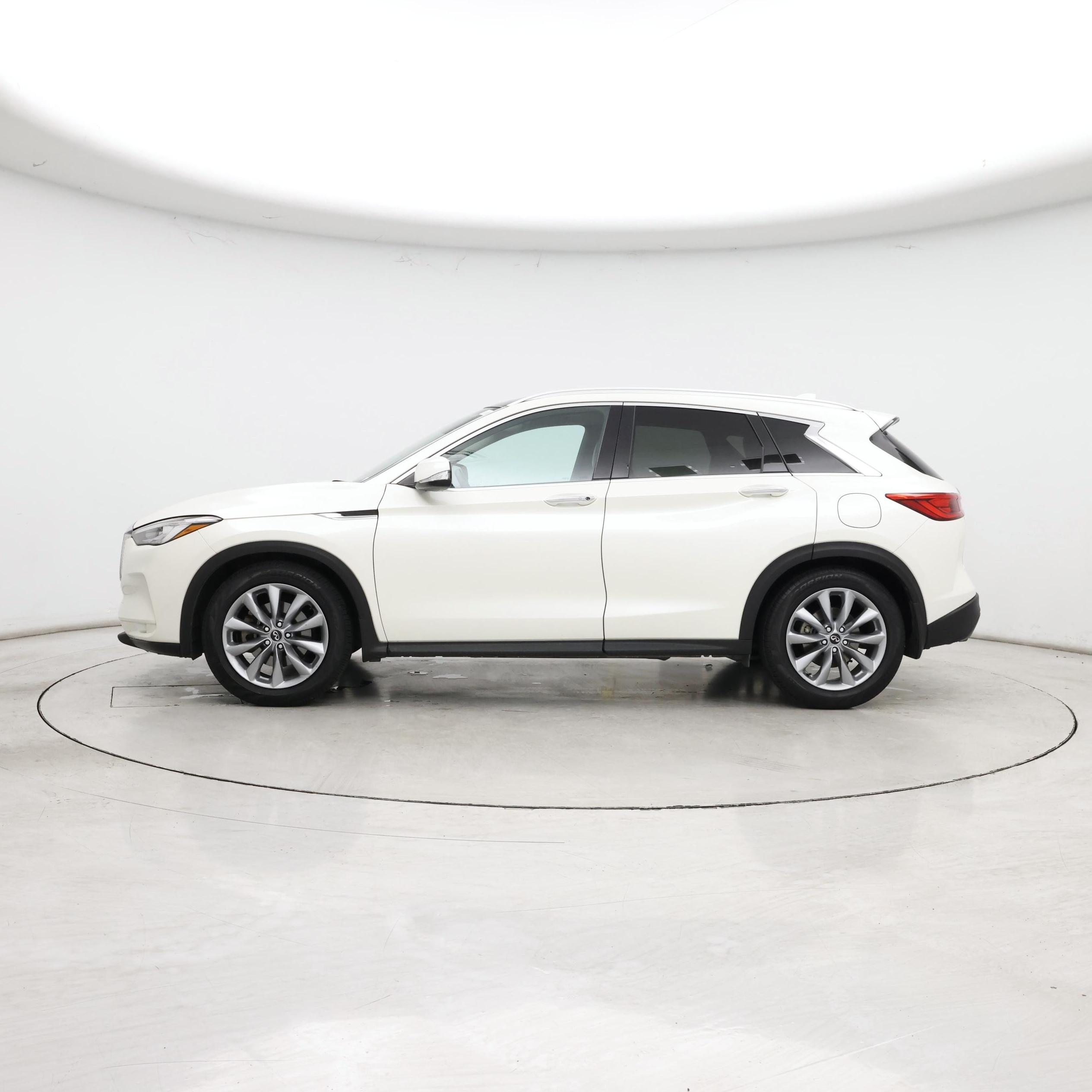 Thumbnail: 2019 INFINITI QX50 - 3