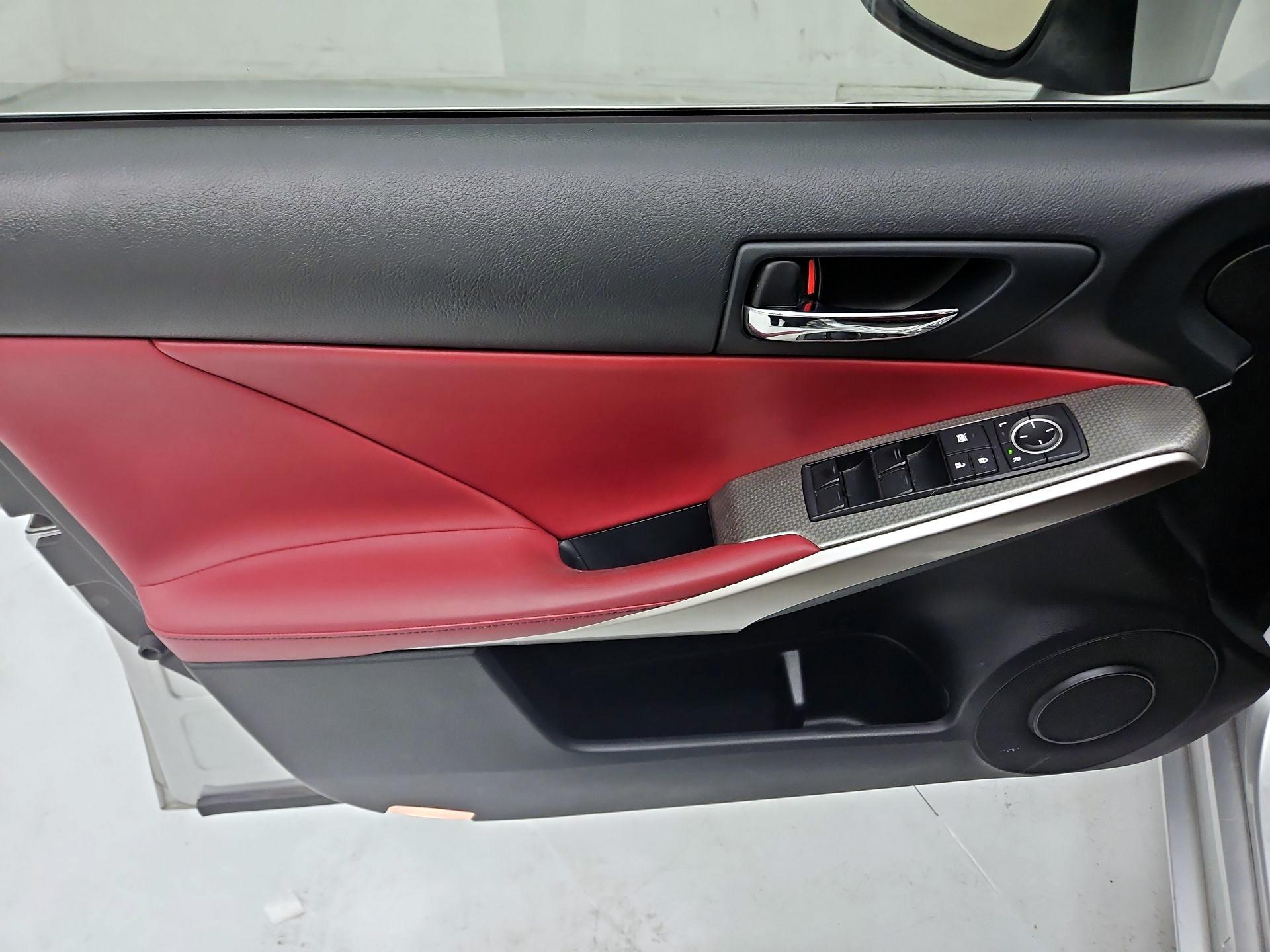 Thumbnail: 2016 Lexus IS - 12