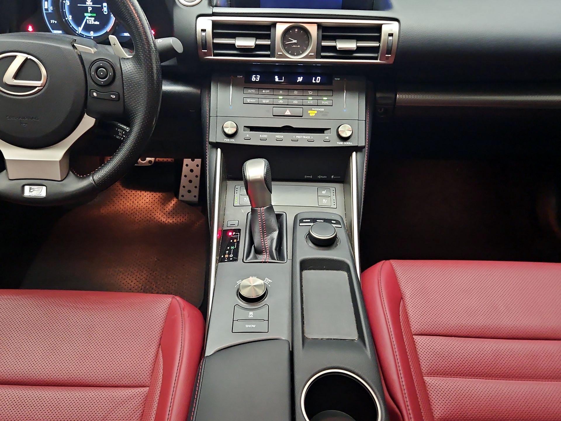 Thumbnail: 2016 Lexus IS - 16