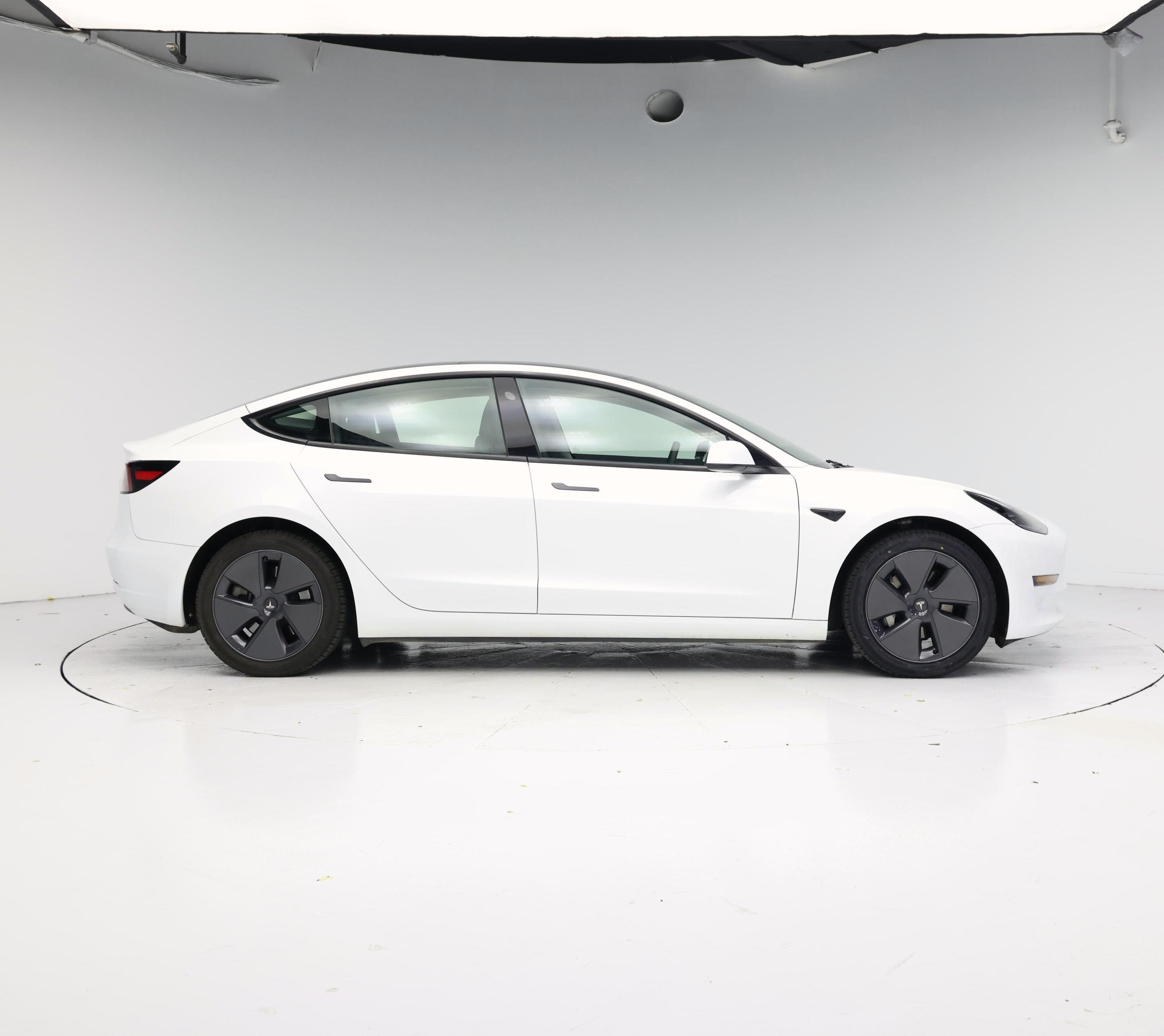 Thumbnail: 2023 Tesla Model 3 - 7