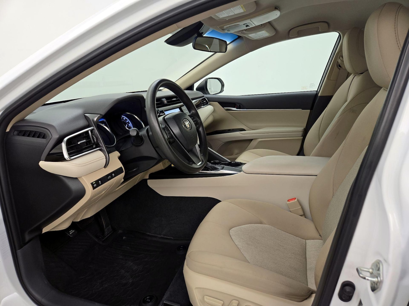 Power Seat(s) & Side Airbags
