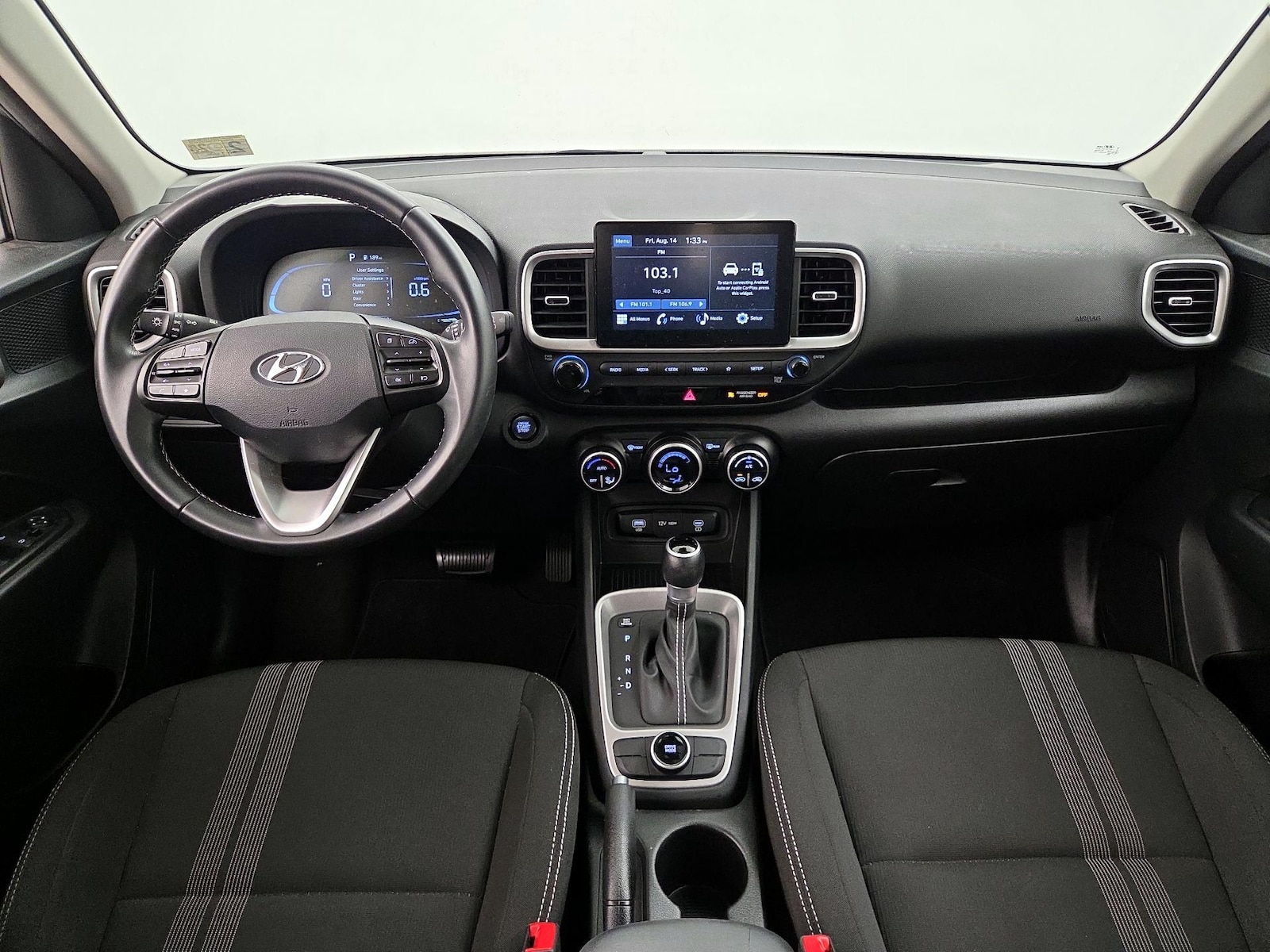 2024 Hyundai Venue SEL - Photo 10
