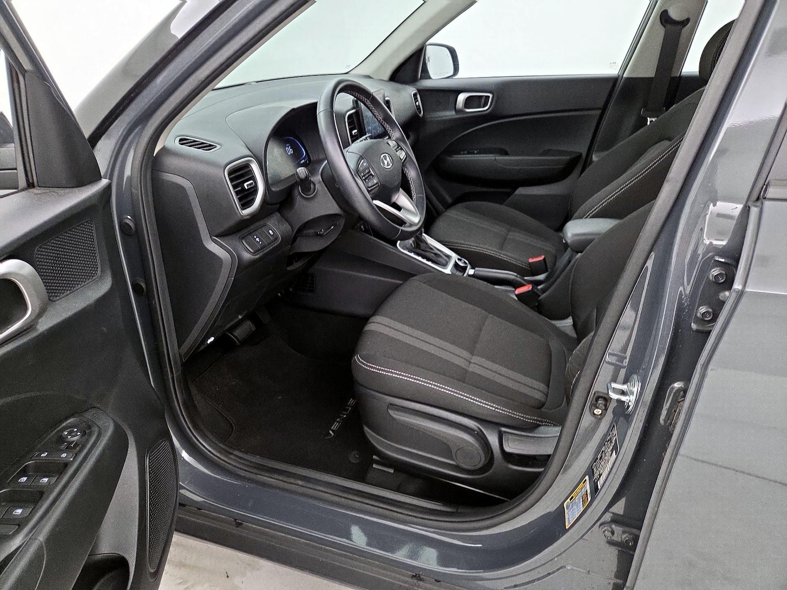 2024 Hyundai Venue SEL - Photo 12