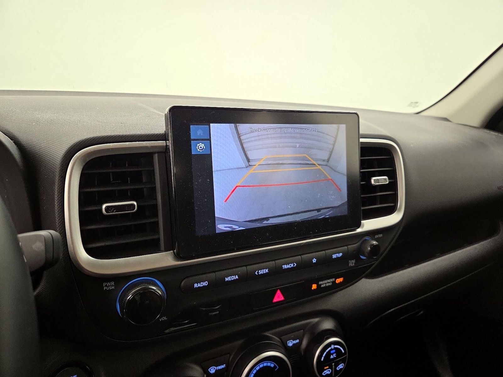 2024 Hyundai Venue SEL - Photo 15
