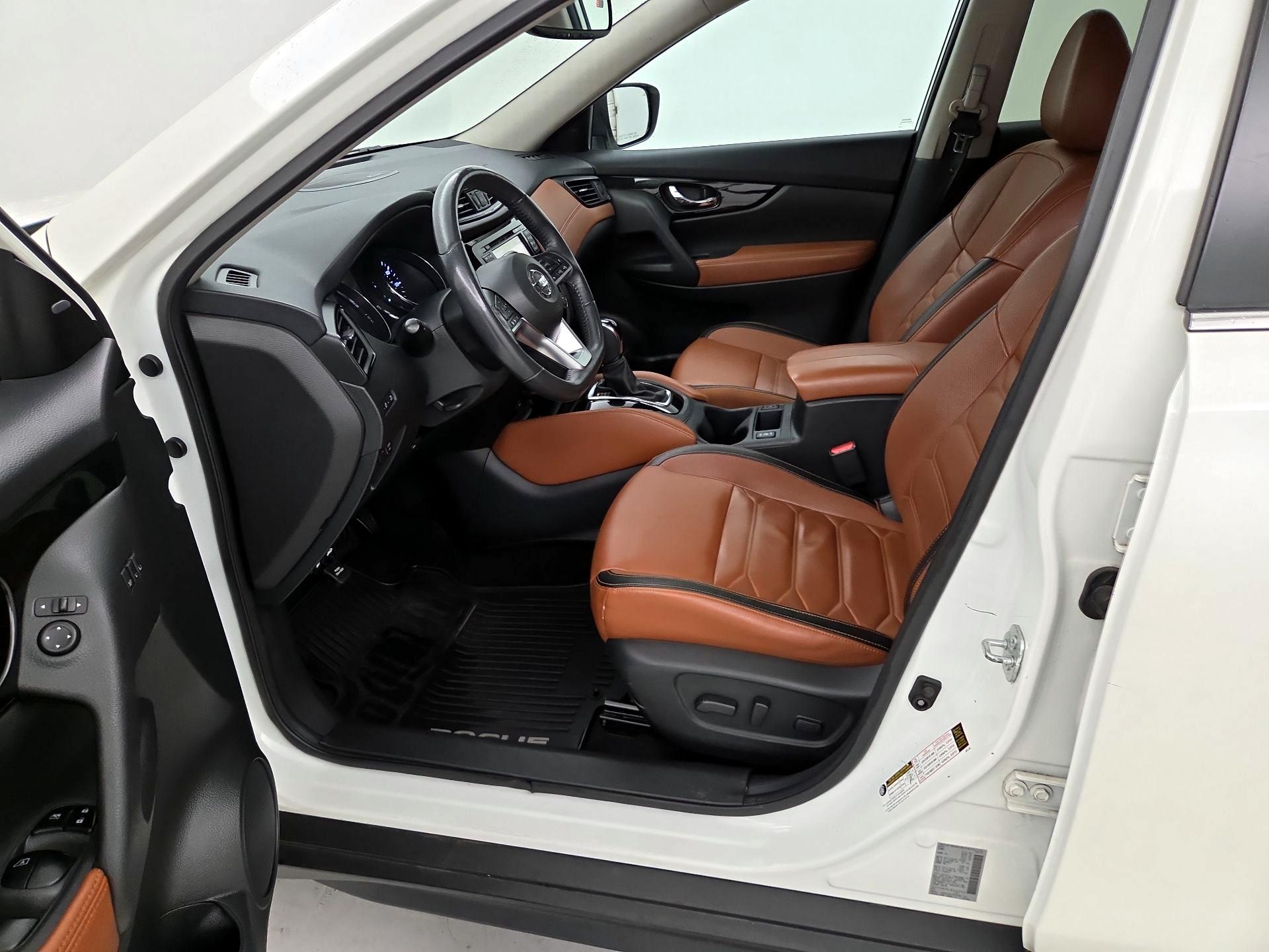 Thumbnail: 2017 Nissan Rogue - 11