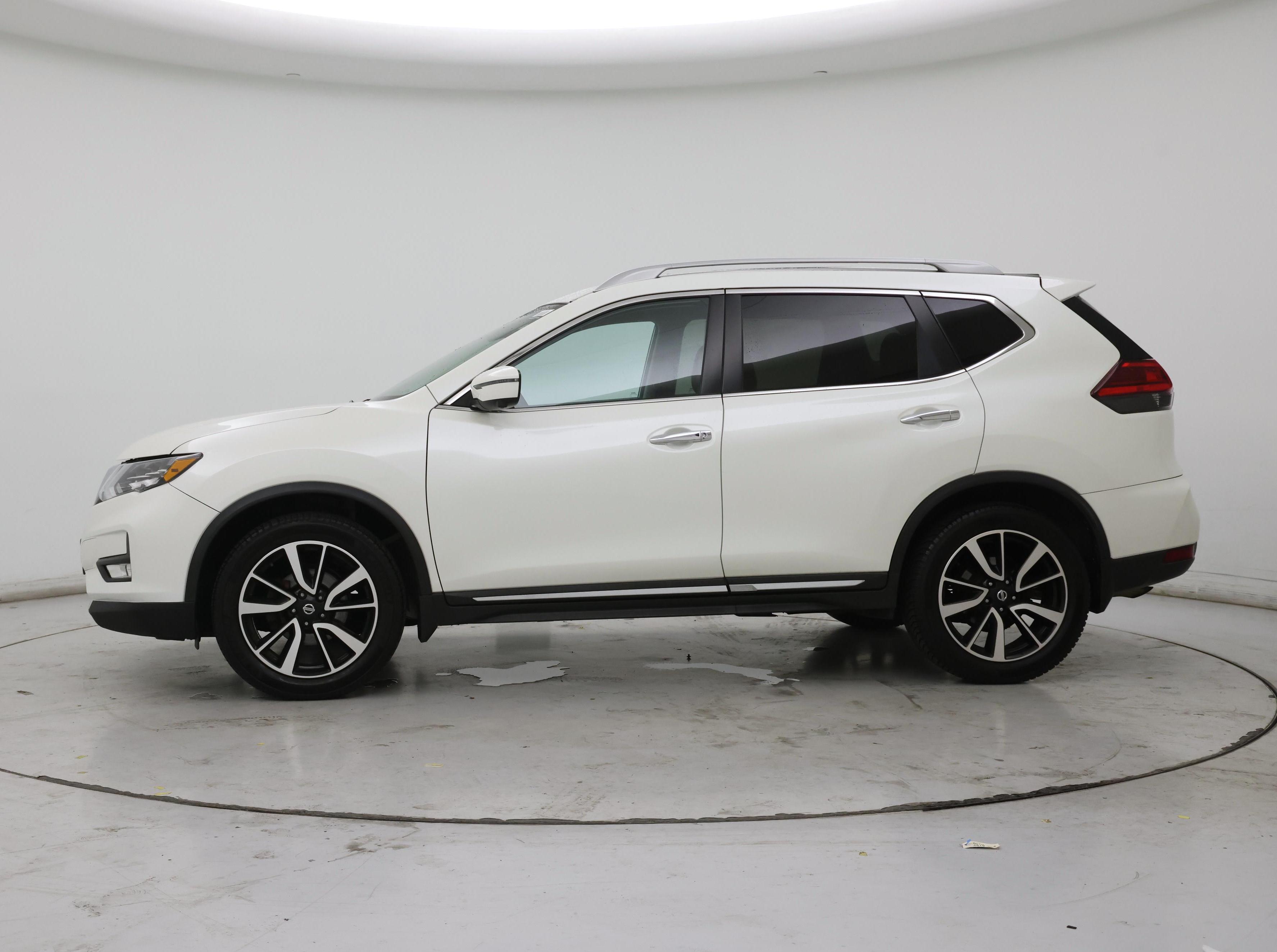 Thumbnail: 2017 Nissan Rogue - 3