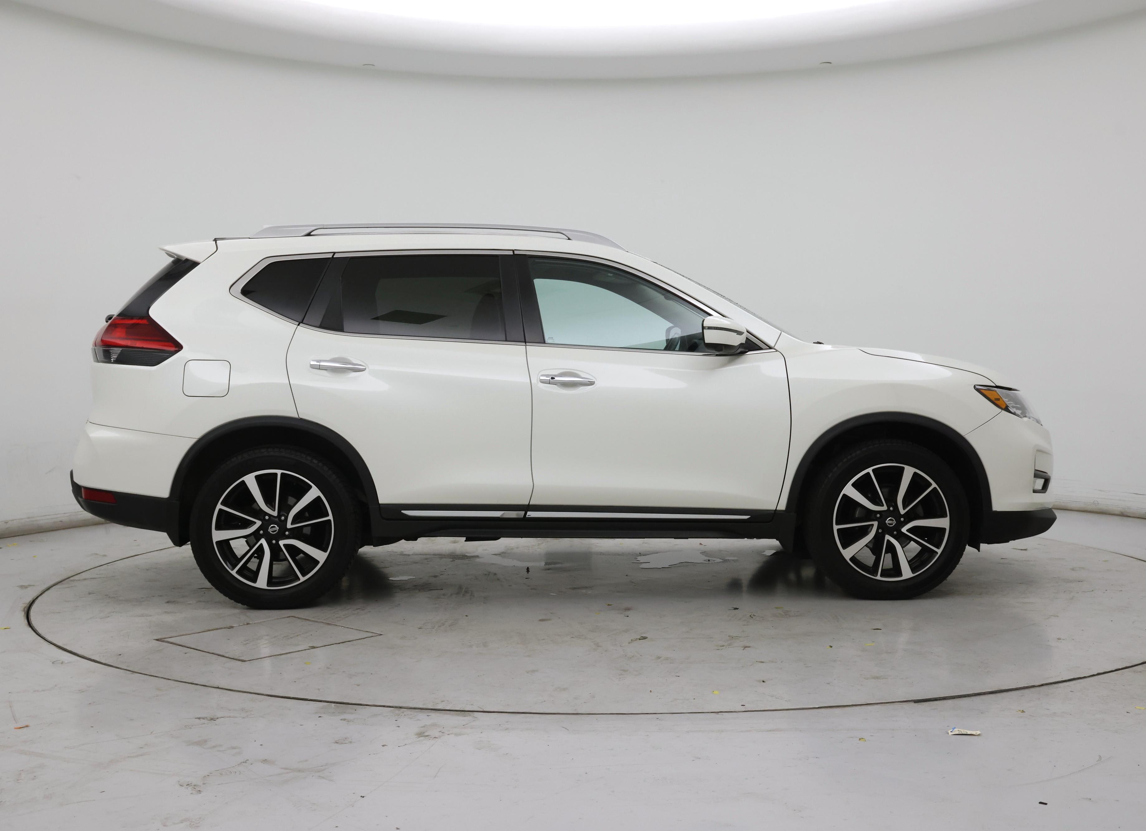Thumbnail: 2017 Nissan Rogue - 7