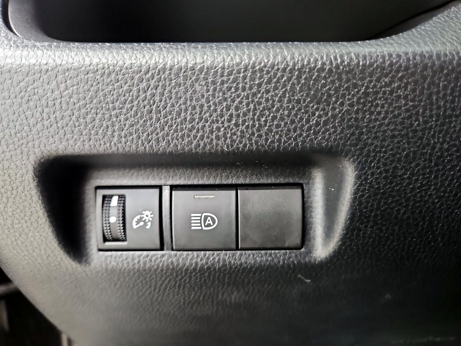 Thumbnail: 2019 Toyota RAV4 - 13