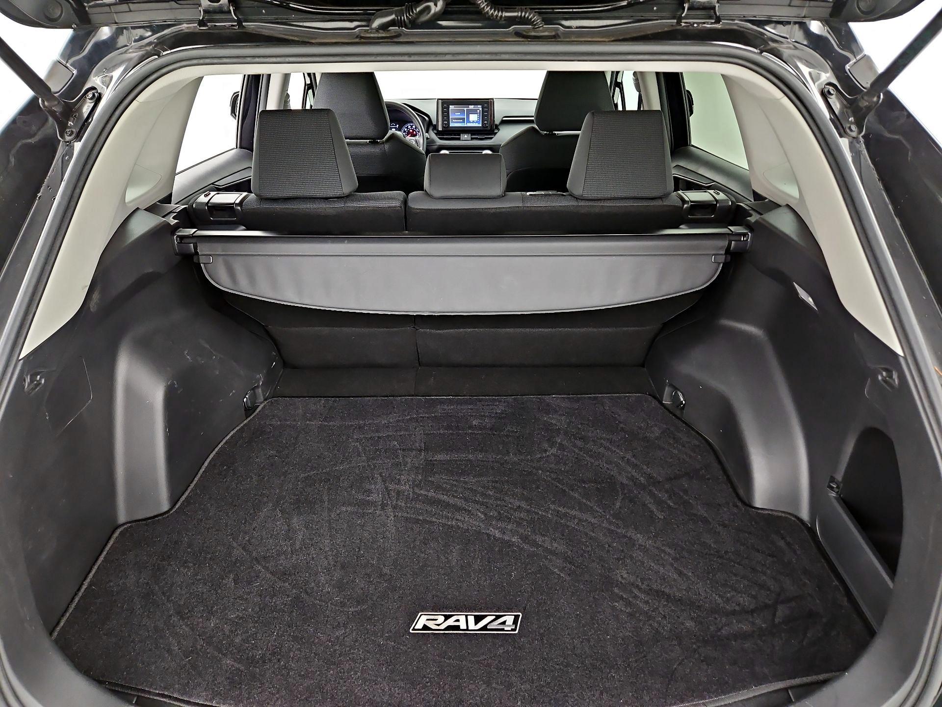 Thumbnail: 2019 Toyota RAV4 - 20