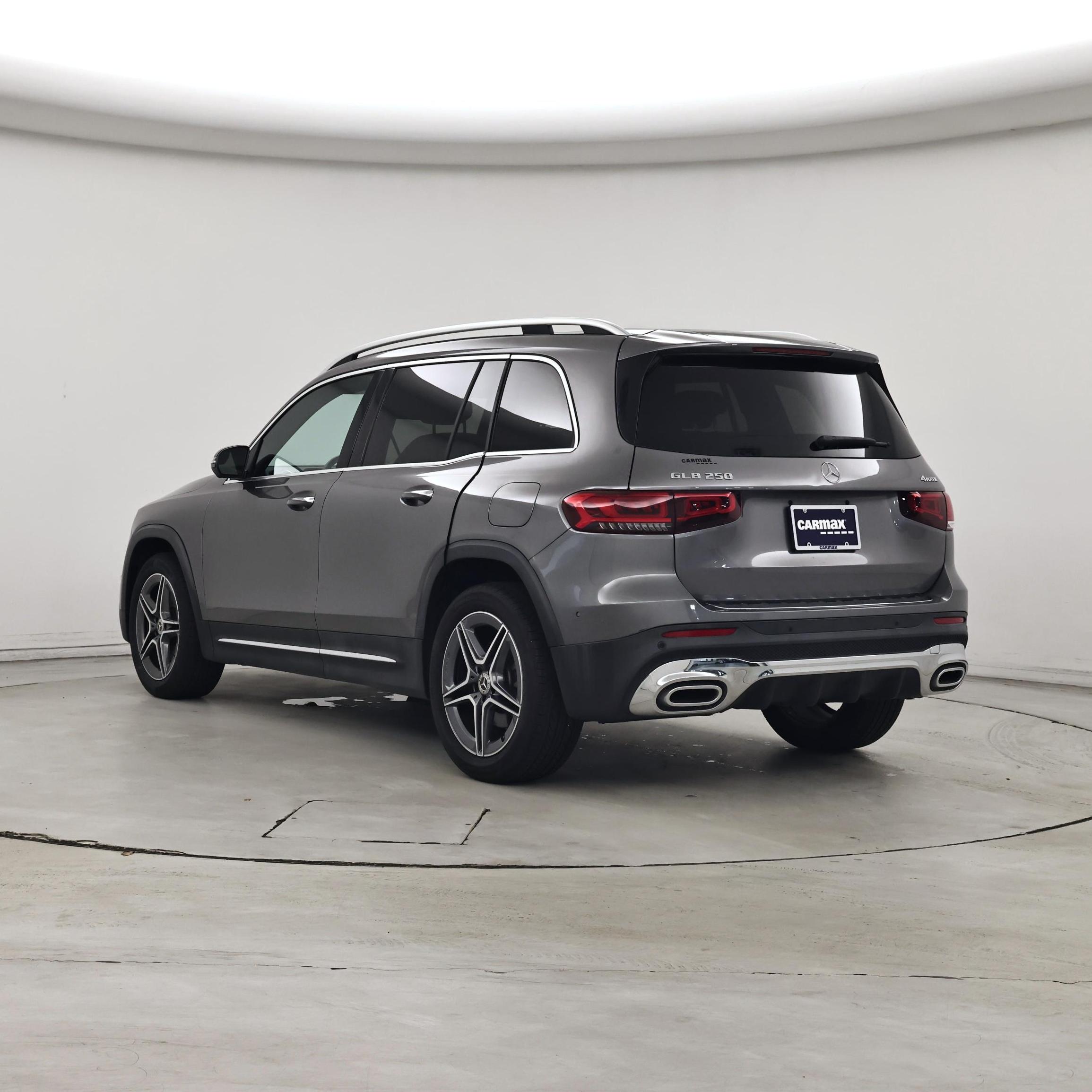 Thumbnail: 2021 Mercedes-Benz GLB - 2