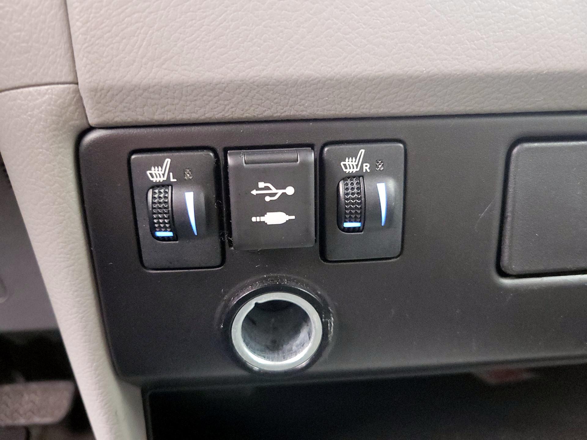 Thumbnail: 2018 Toyota Sienna - 19