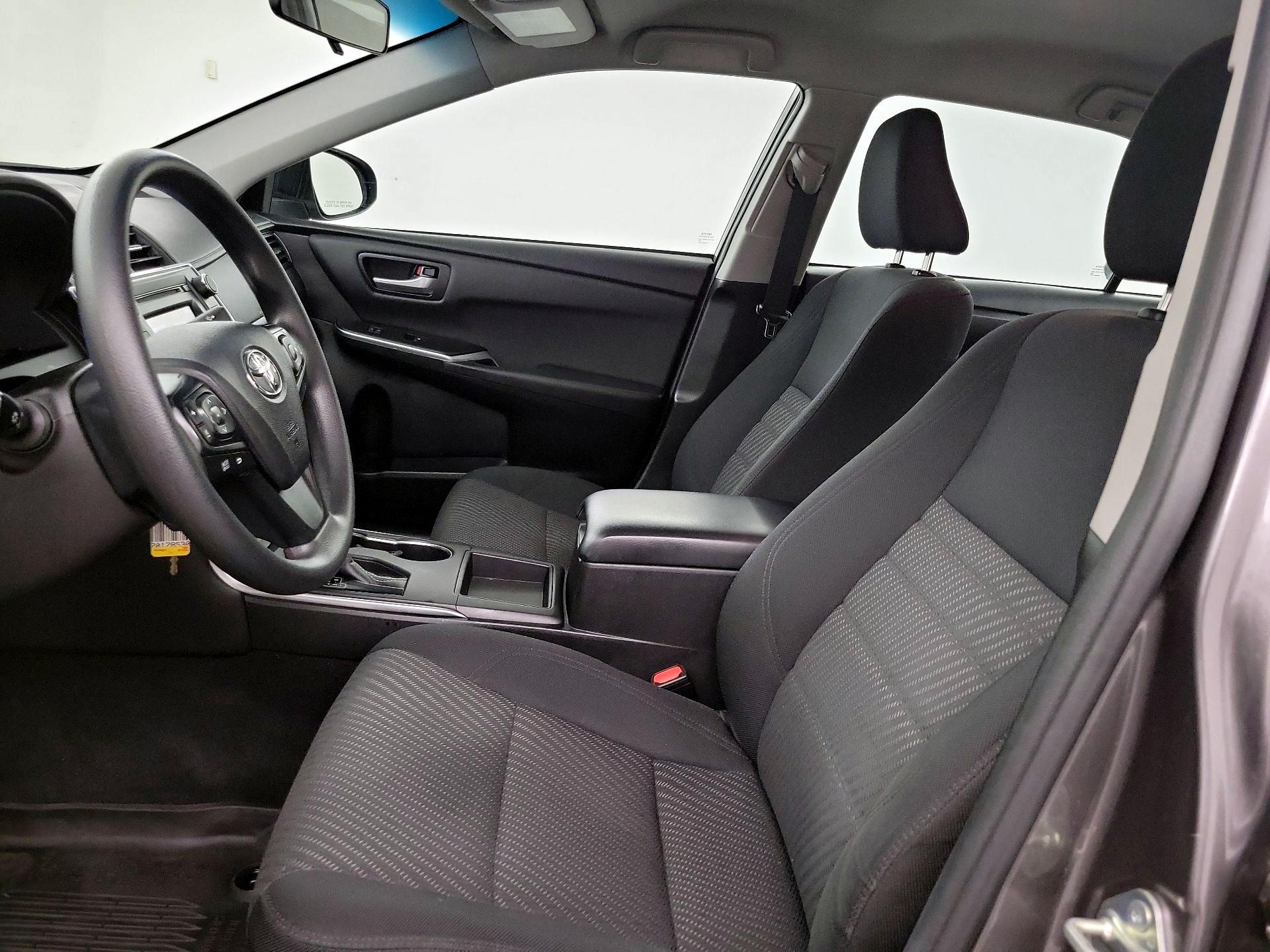 Thumbnail: 2017 Toyota Camry - 9