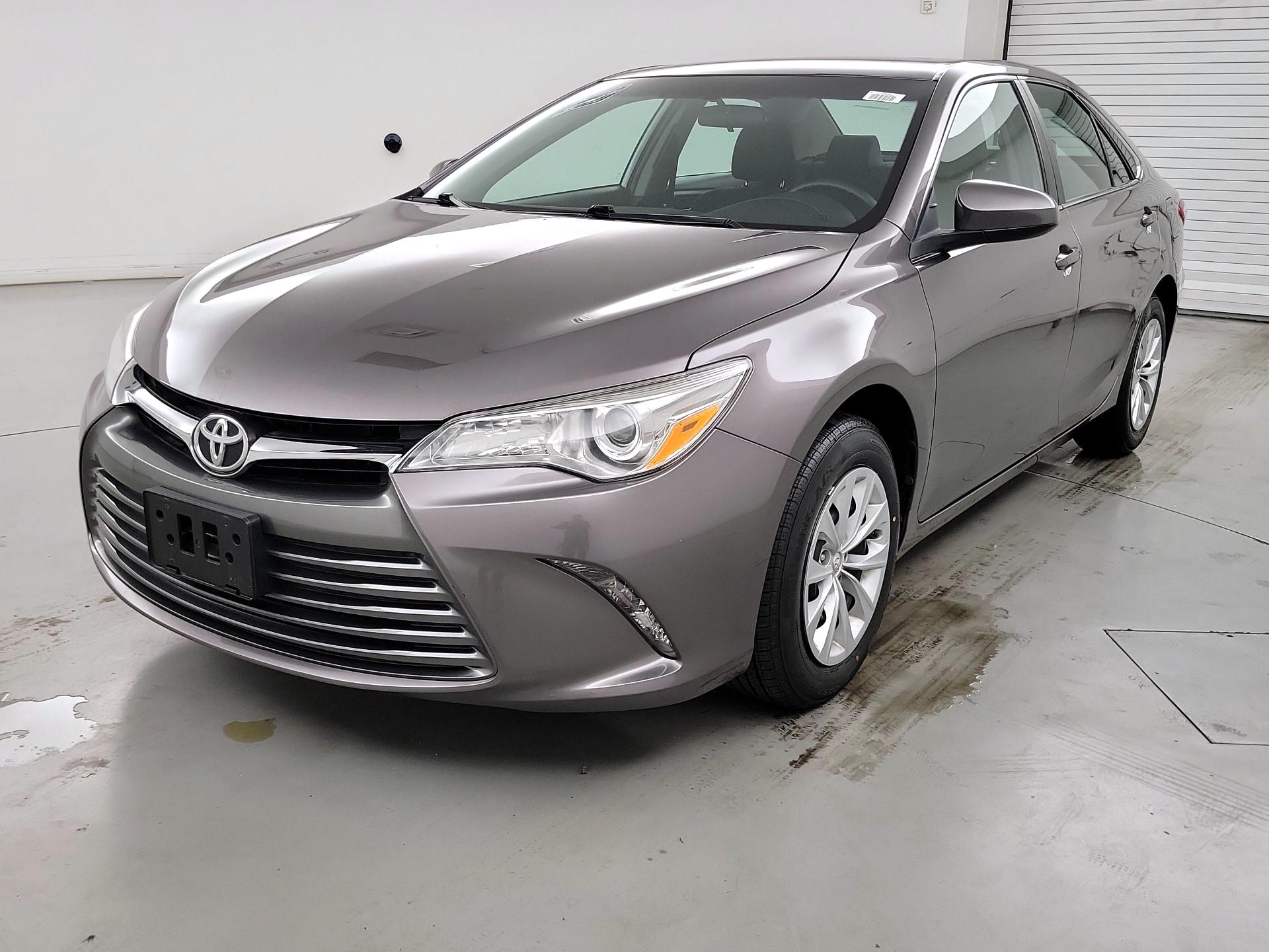 Thumbnail: 2017 Toyota Camry - 3