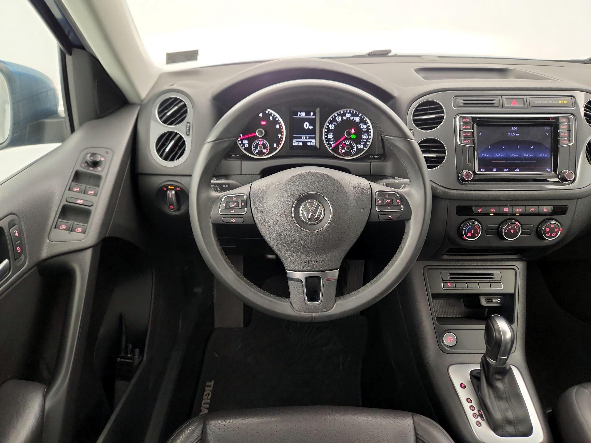 Thumbnail: 2017 Volkswagen Tiguan - 10