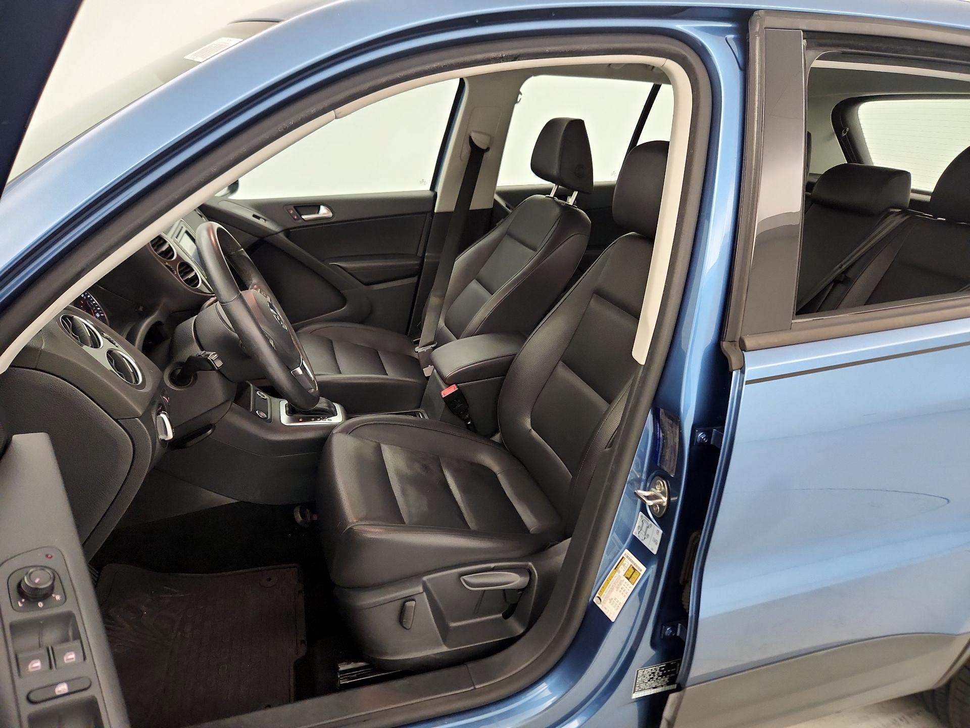 Thumbnail: 2017 Volkswagen Tiguan - 11