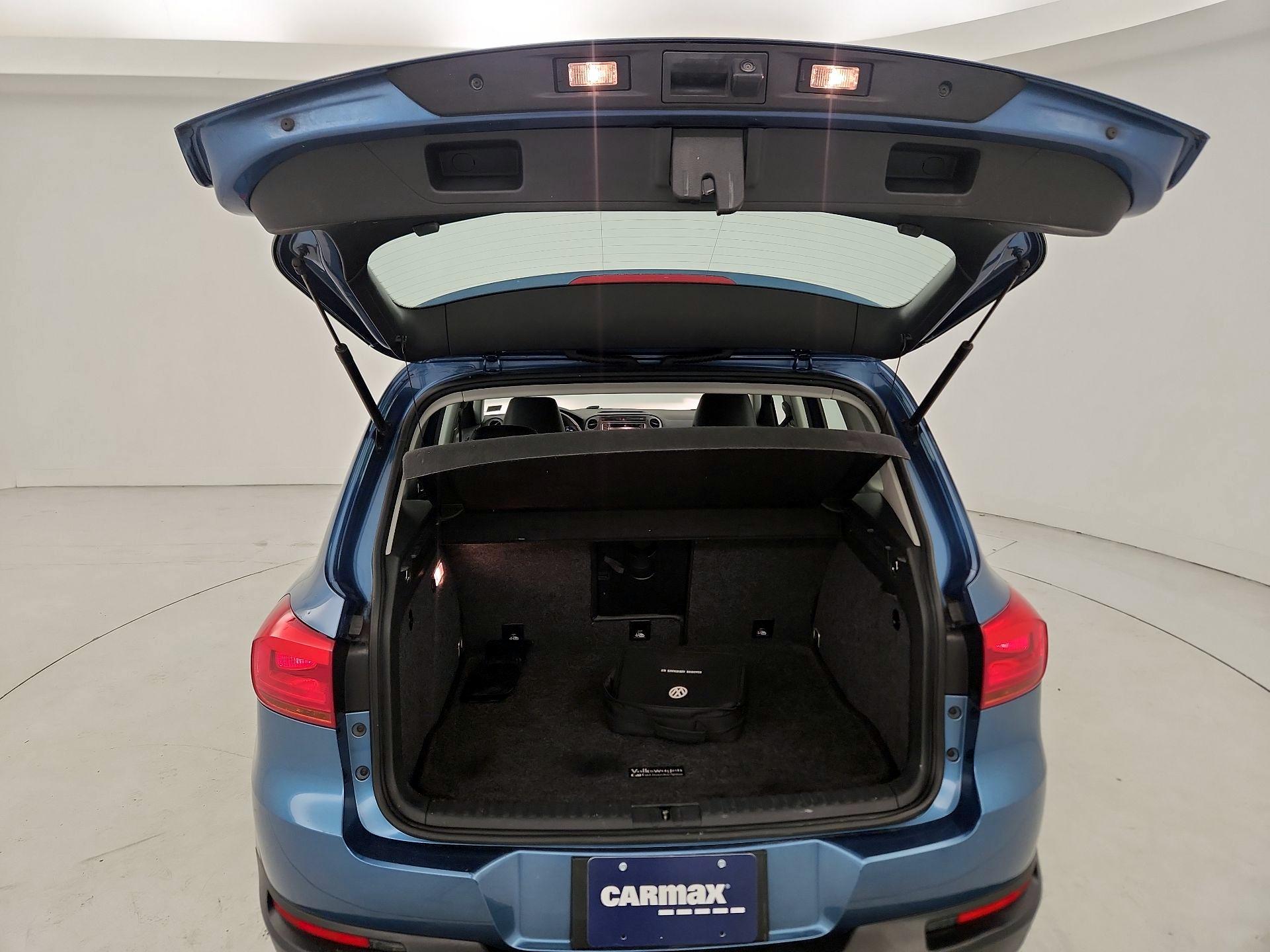 Thumbnail: 2017 Volkswagen Tiguan - 20