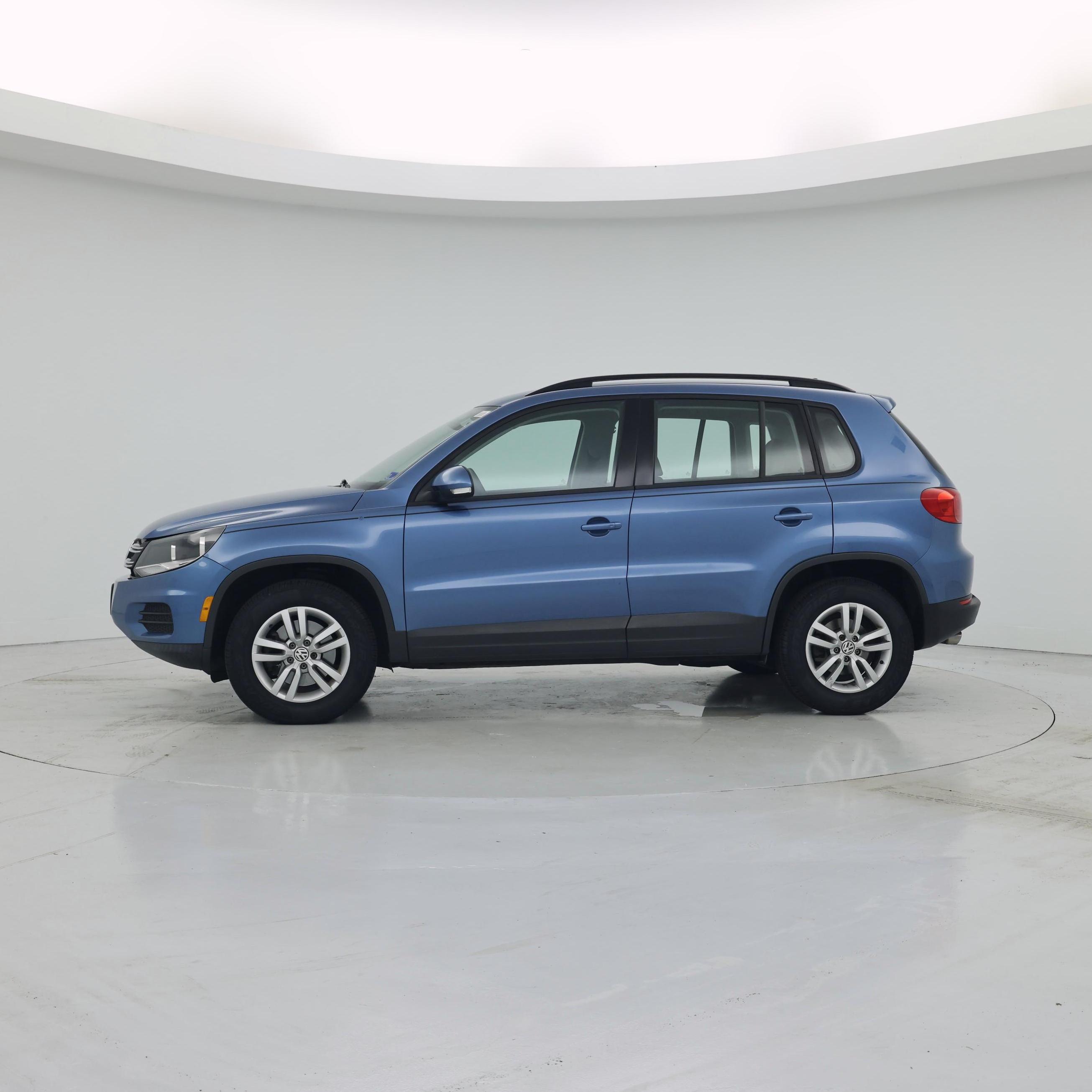 Thumbnail: 2017 Volkswagen Tiguan - 3