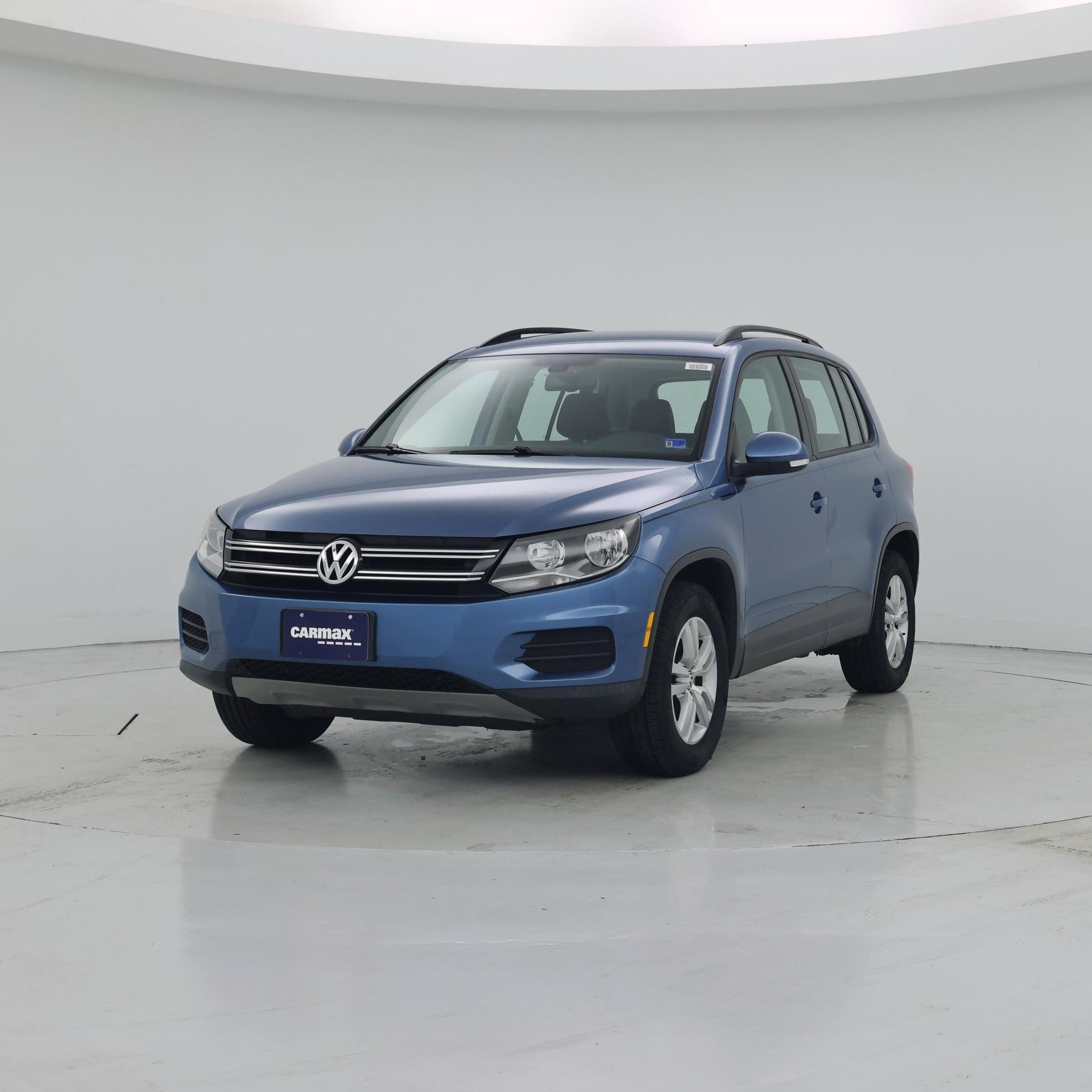 Thumbnail: 2017 Volkswagen Tiguan - 4