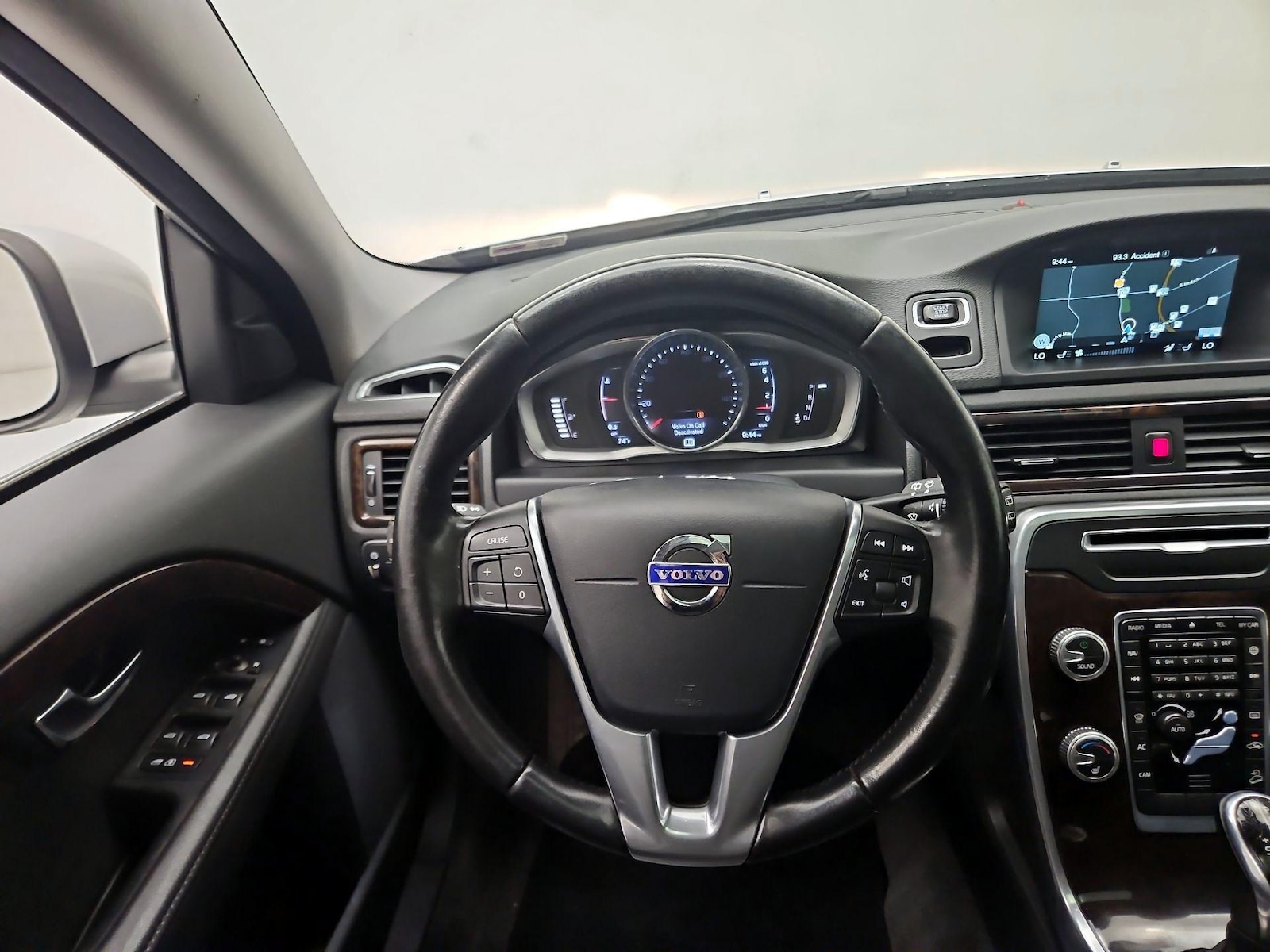 2016 Volvo XC70 Premier - Photo 11