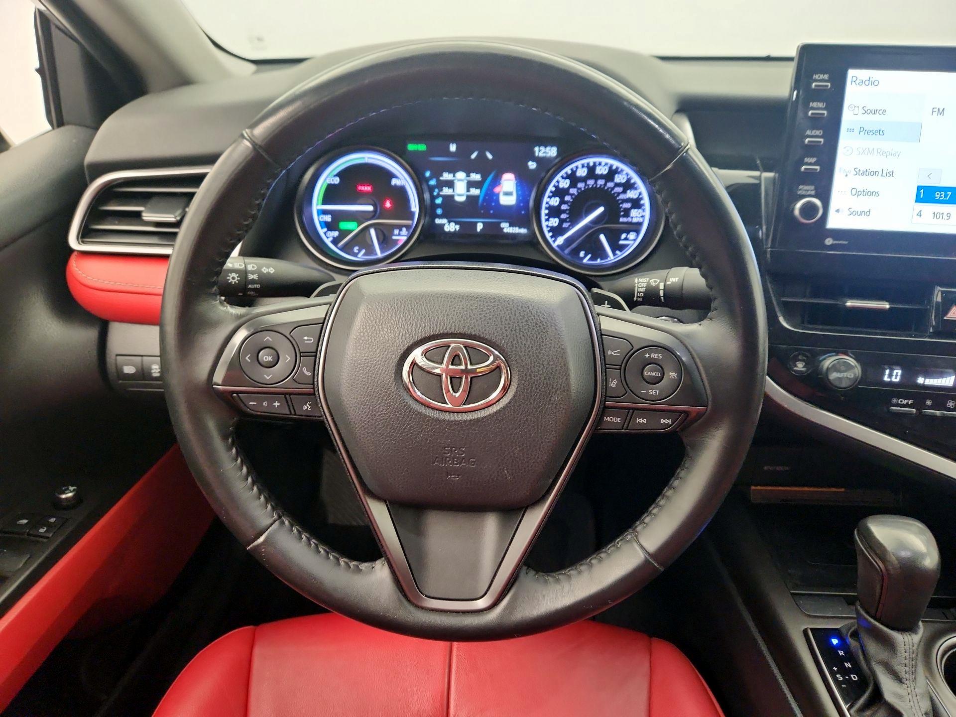 Thumbnail: 2021 Toyota Camry - 10