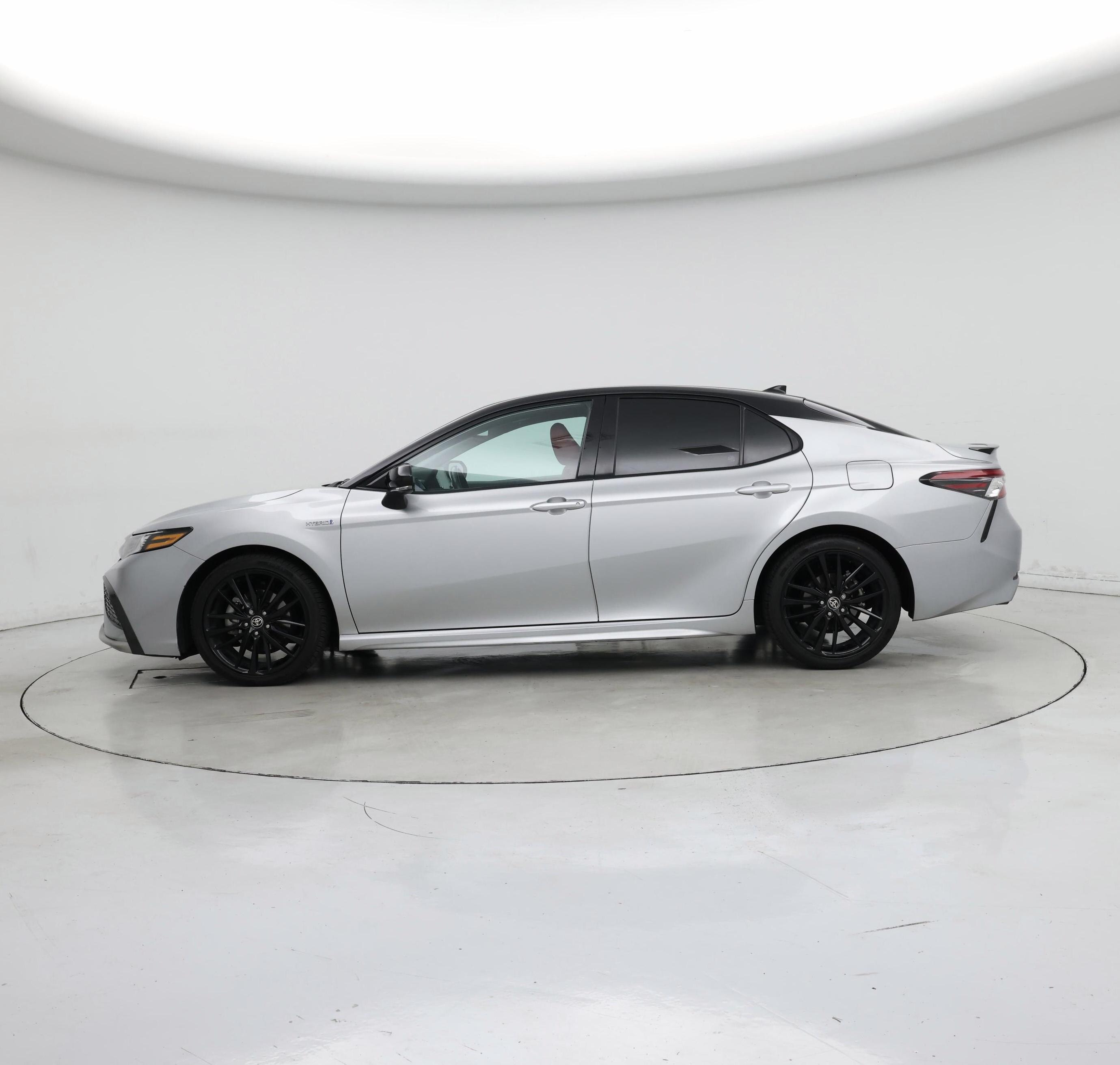 Thumbnail: 2021 Toyota Camry - 3