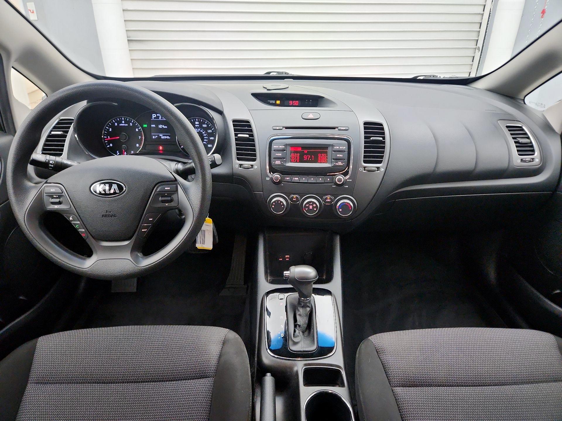 Thumbnail: 2017 Kia Forte - 9
