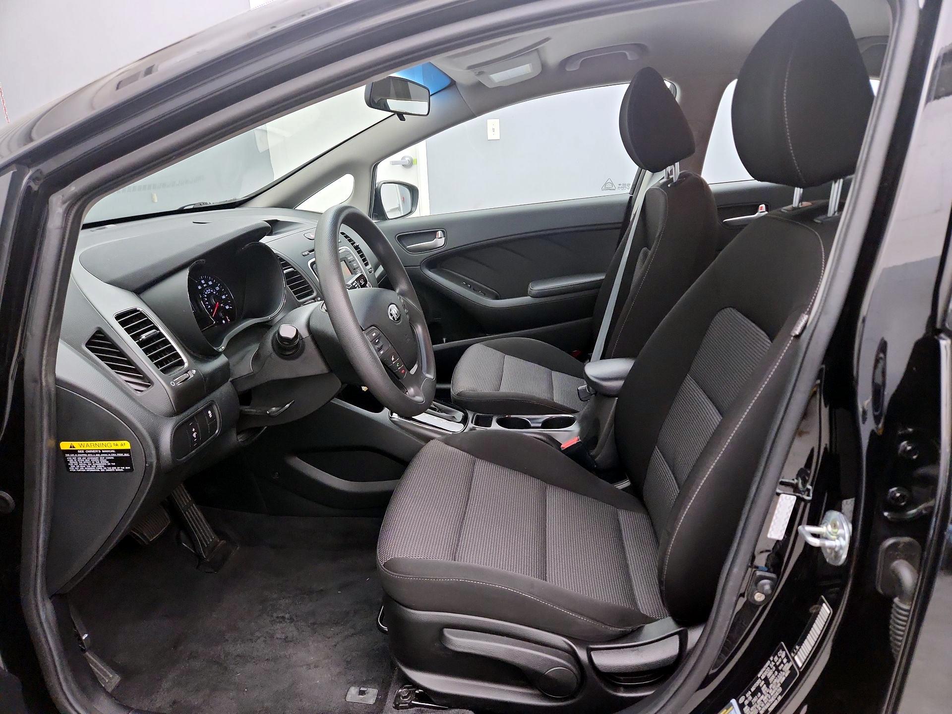 Thumbnail: 2017 Kia Forte - 11