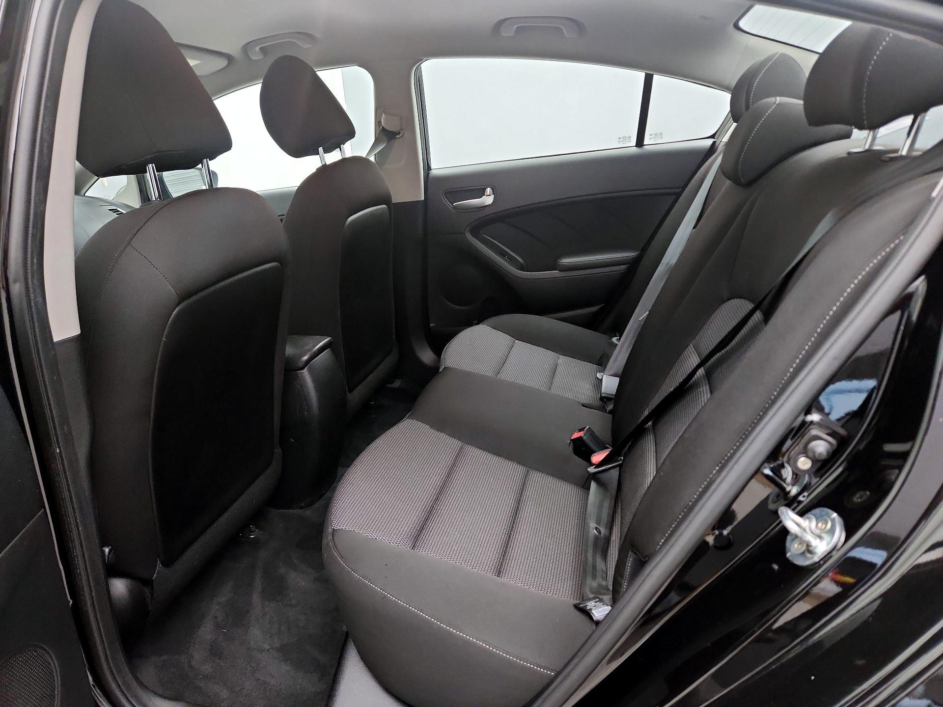 Thumbnail: 2017 Kia Forte - 18