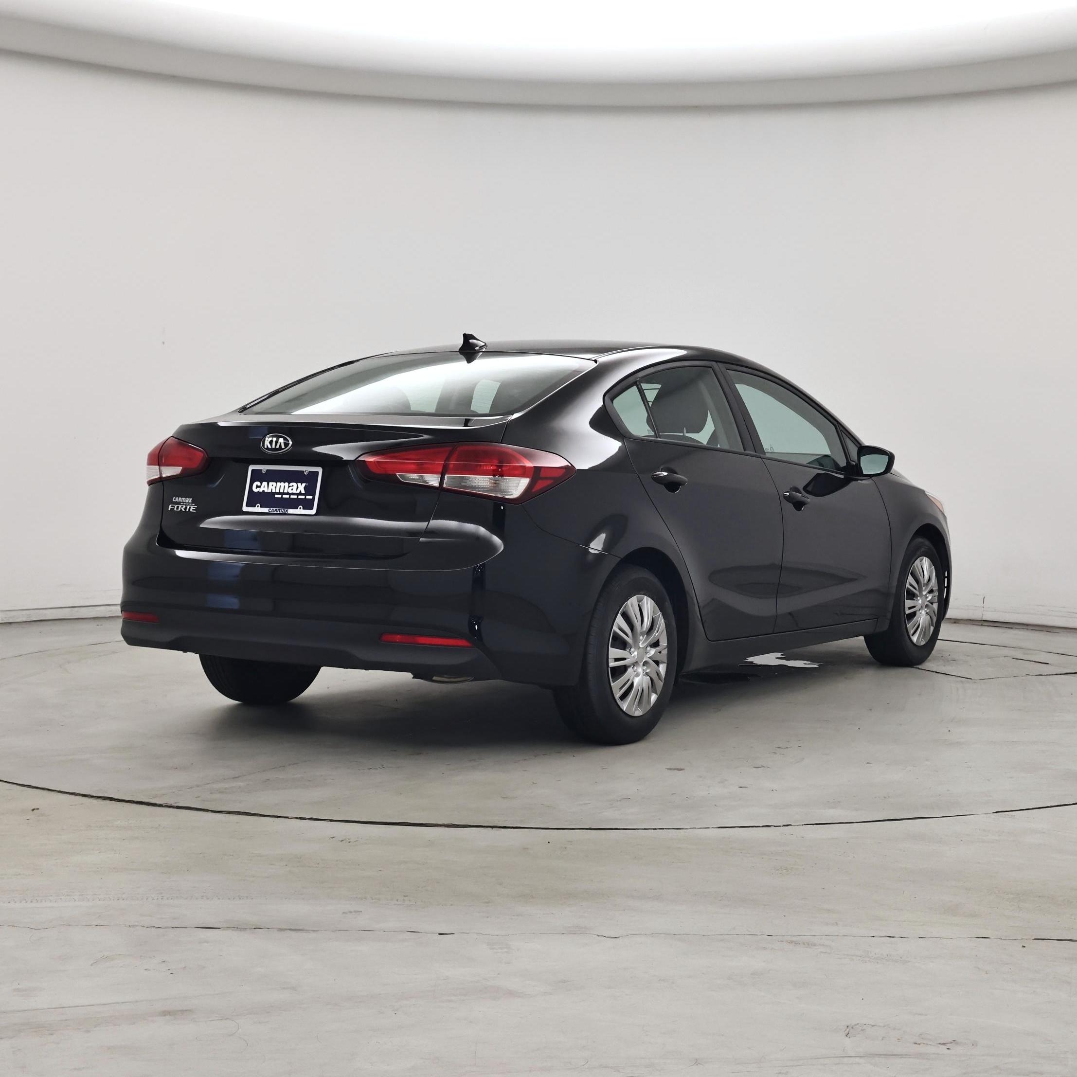 Thumbnail: 2017 Kia Forte - 8