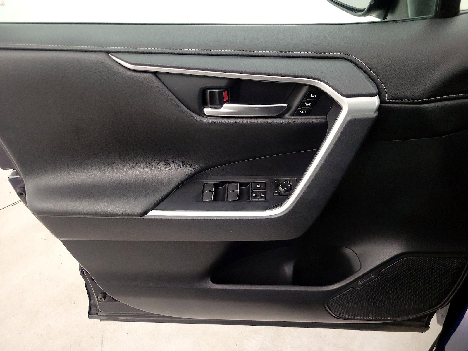 2019 Toyota RAV4 Limited - Photo 13