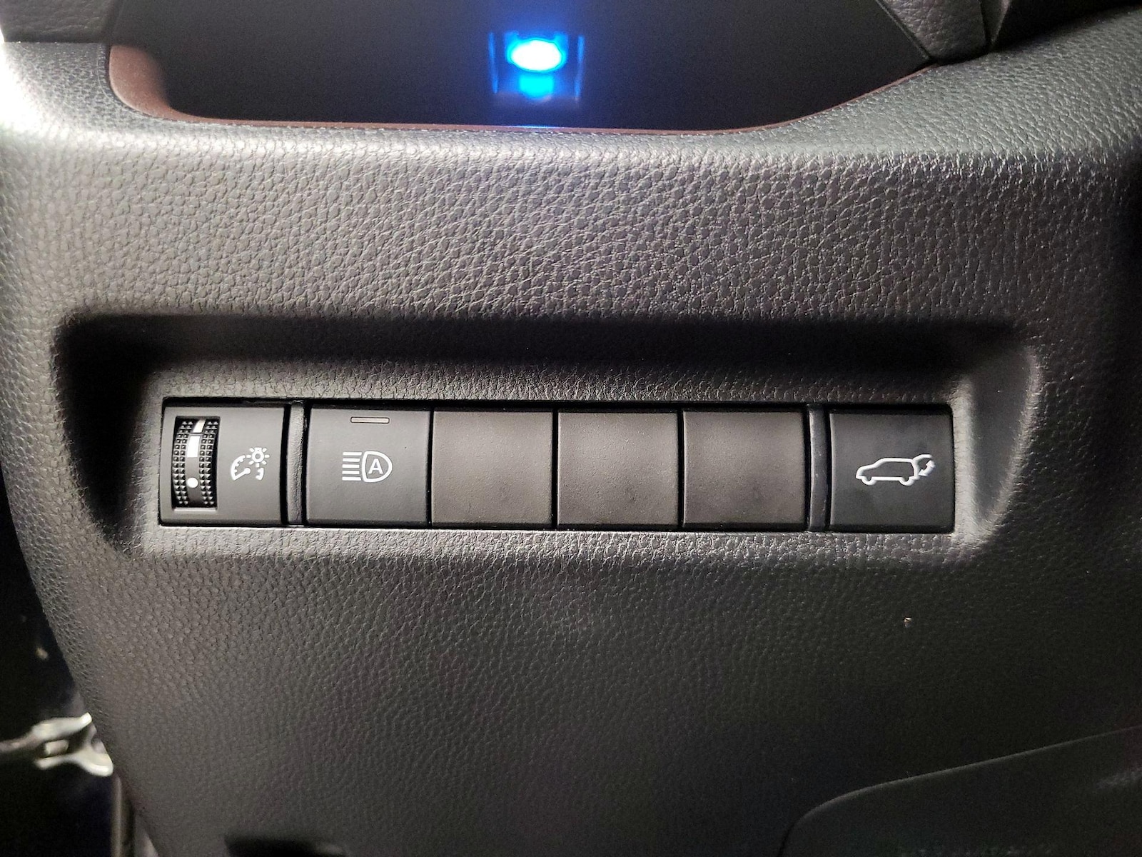 2019 Toyota RAV4 Limited - Photo 14