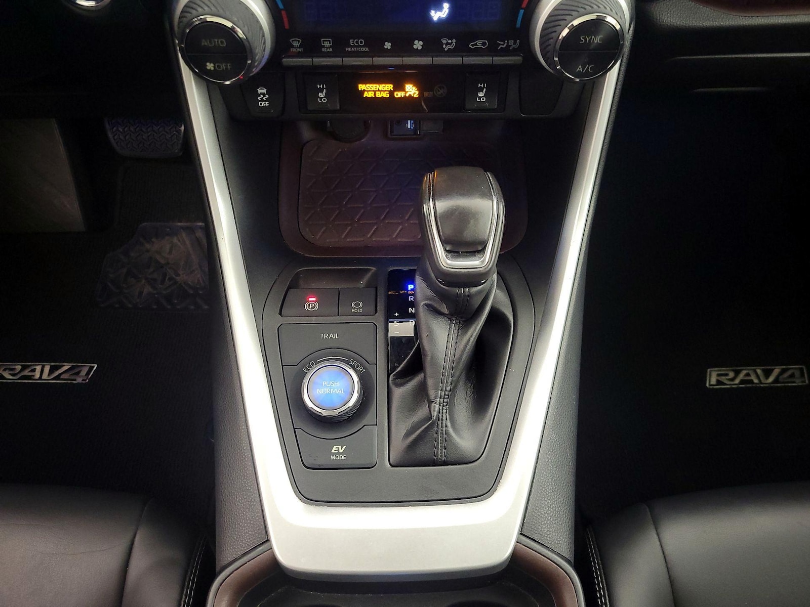 2019 Toyota RAV4 Limited - Photo 19