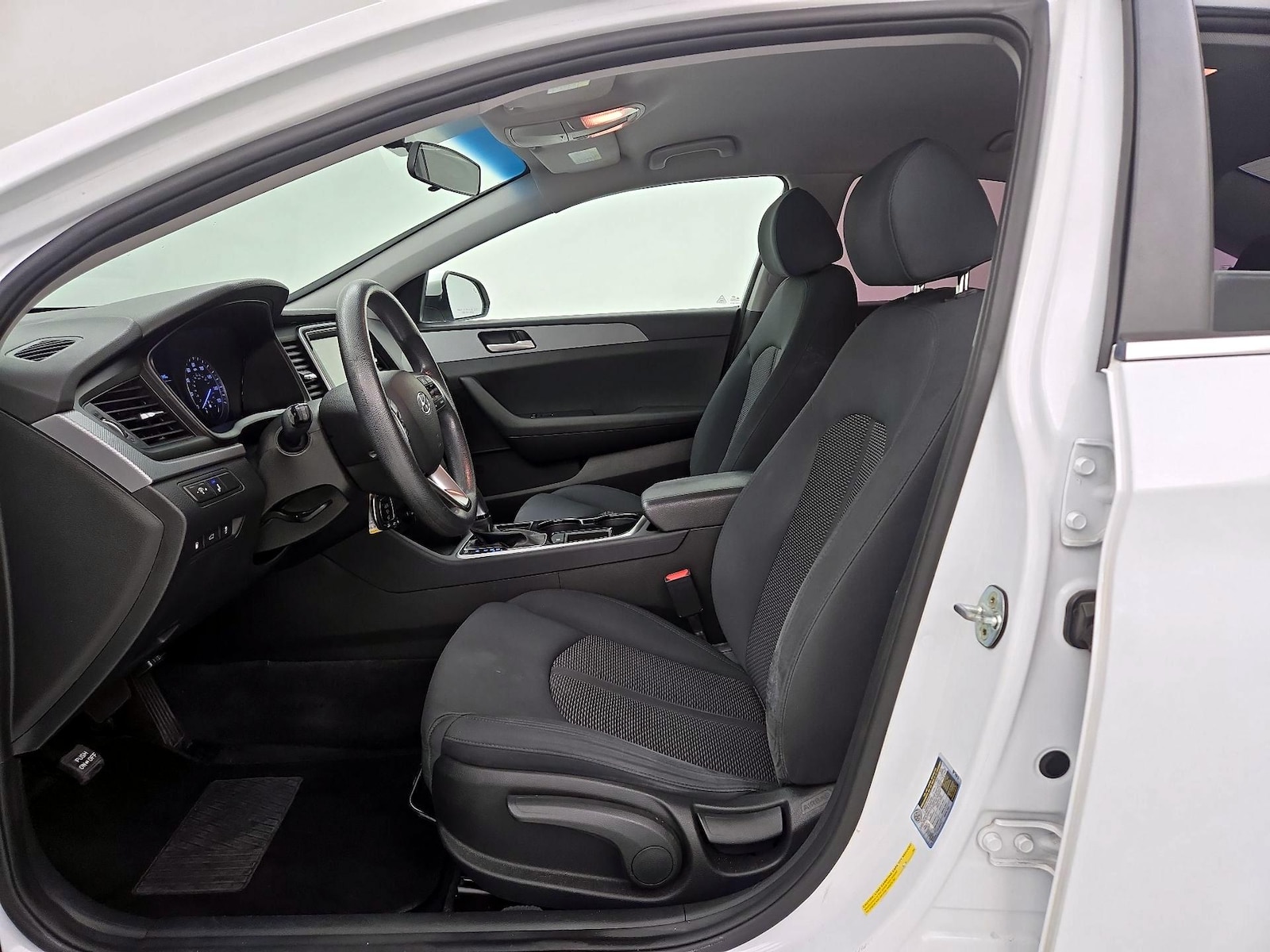 2018 Hyundai Sonata SE - Photo 12