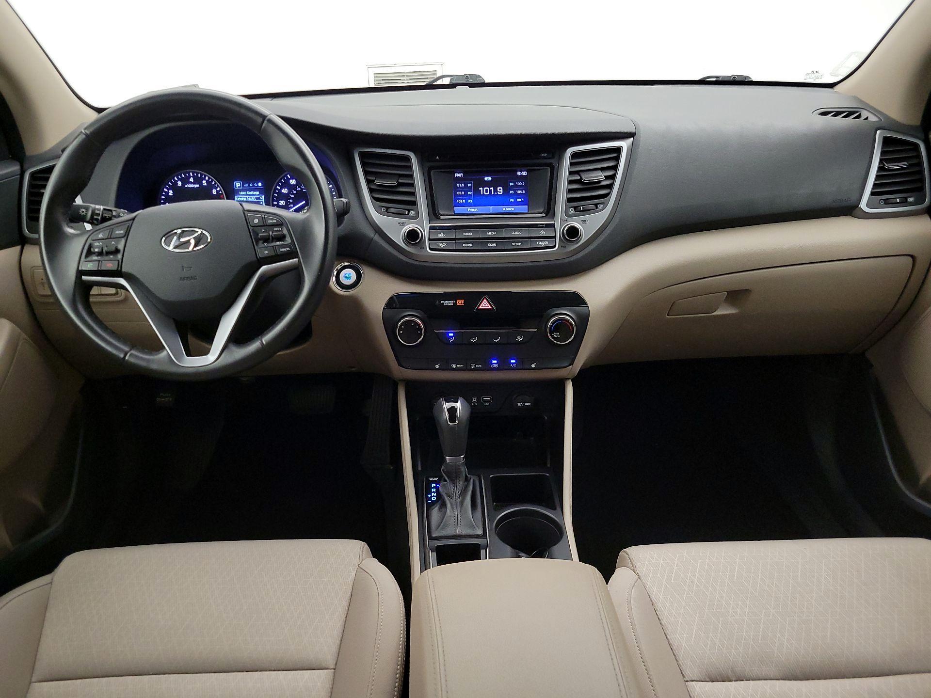 Thumbnail: 2016 Hyundai Tucson - 9