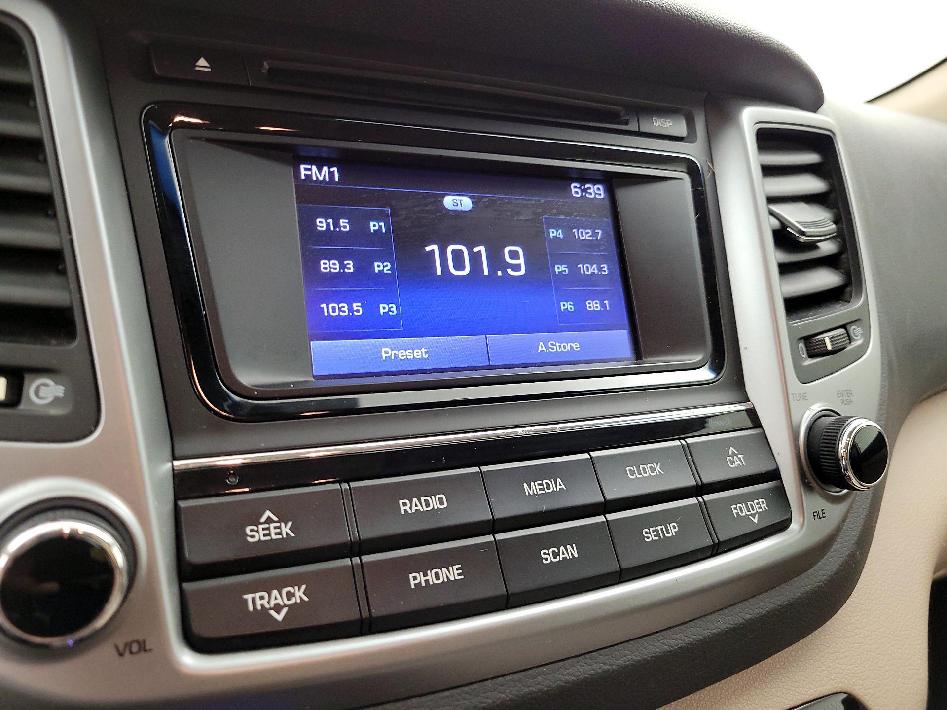 Thumbnail: 2016 Hyundai Tucson - 15