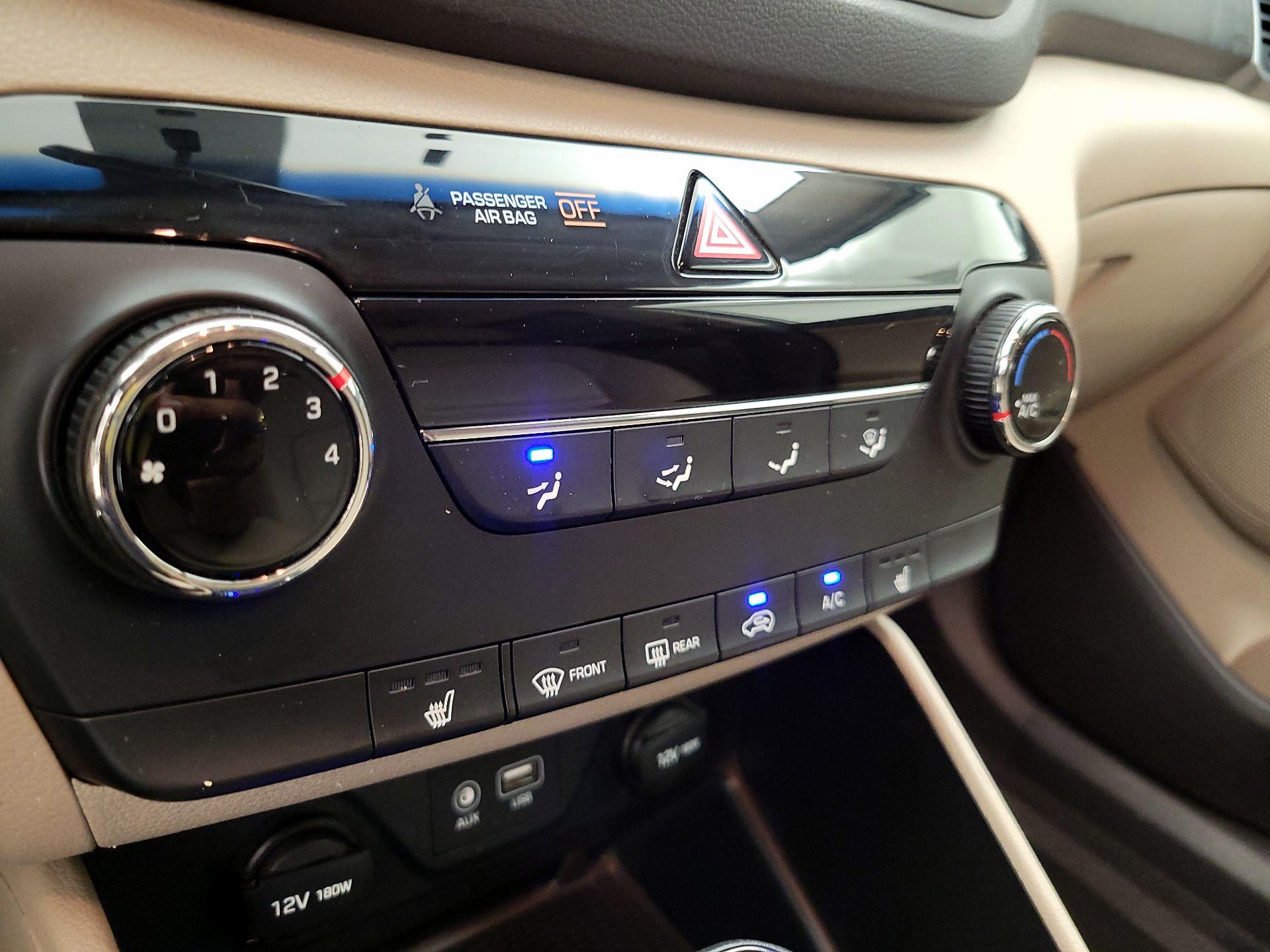 Thumbnail: 2016 Hyundai Tucson - 16