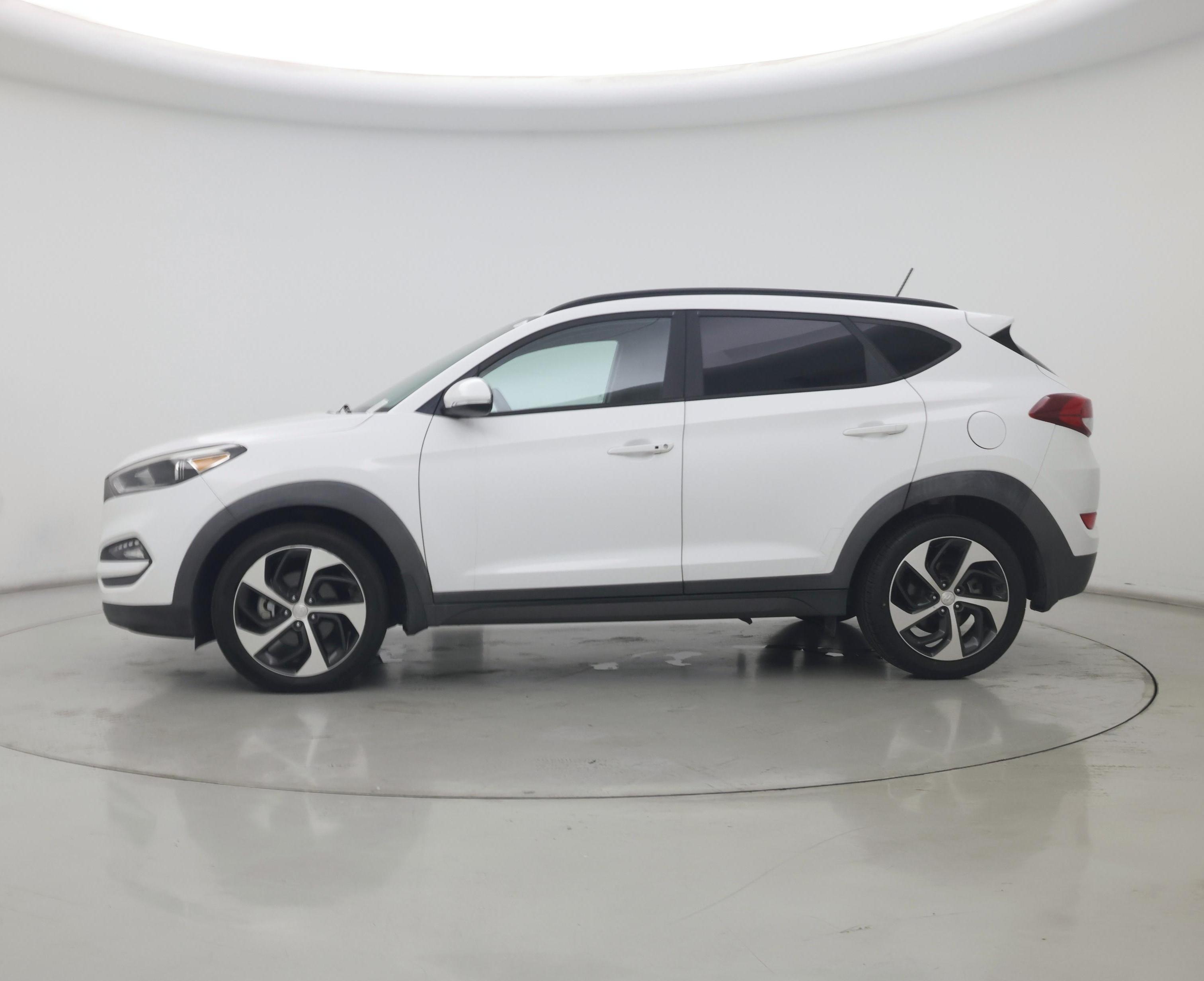 Thumbnail: 2016 Hyundai Tucson - 3