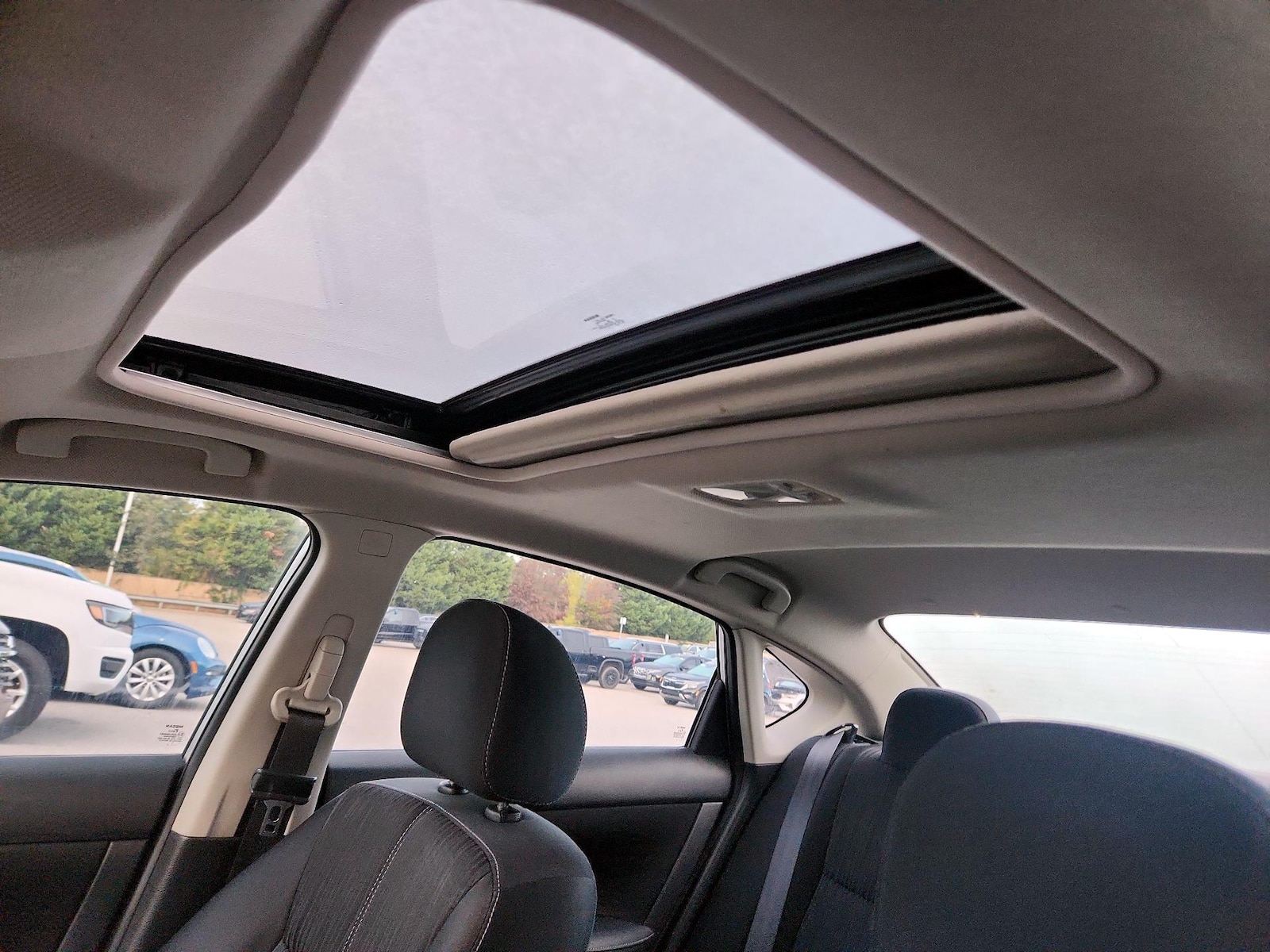 Sunroof(s) & Overhead Airbags