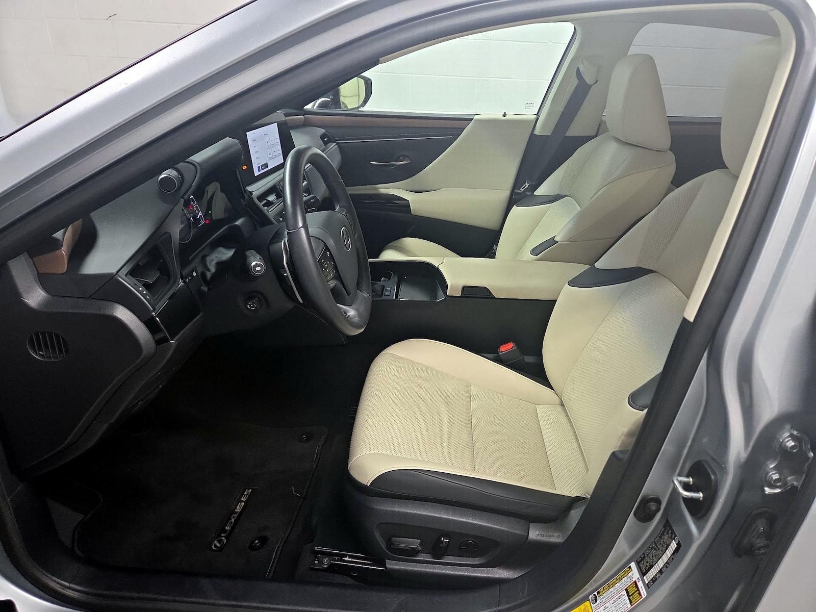 2024 Lexus ES Hybrid 300h - Photo 10