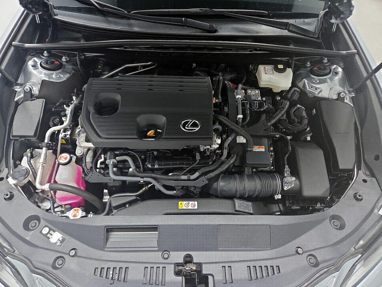 2024 Lexus ES Hybrid 300h - Photo 20