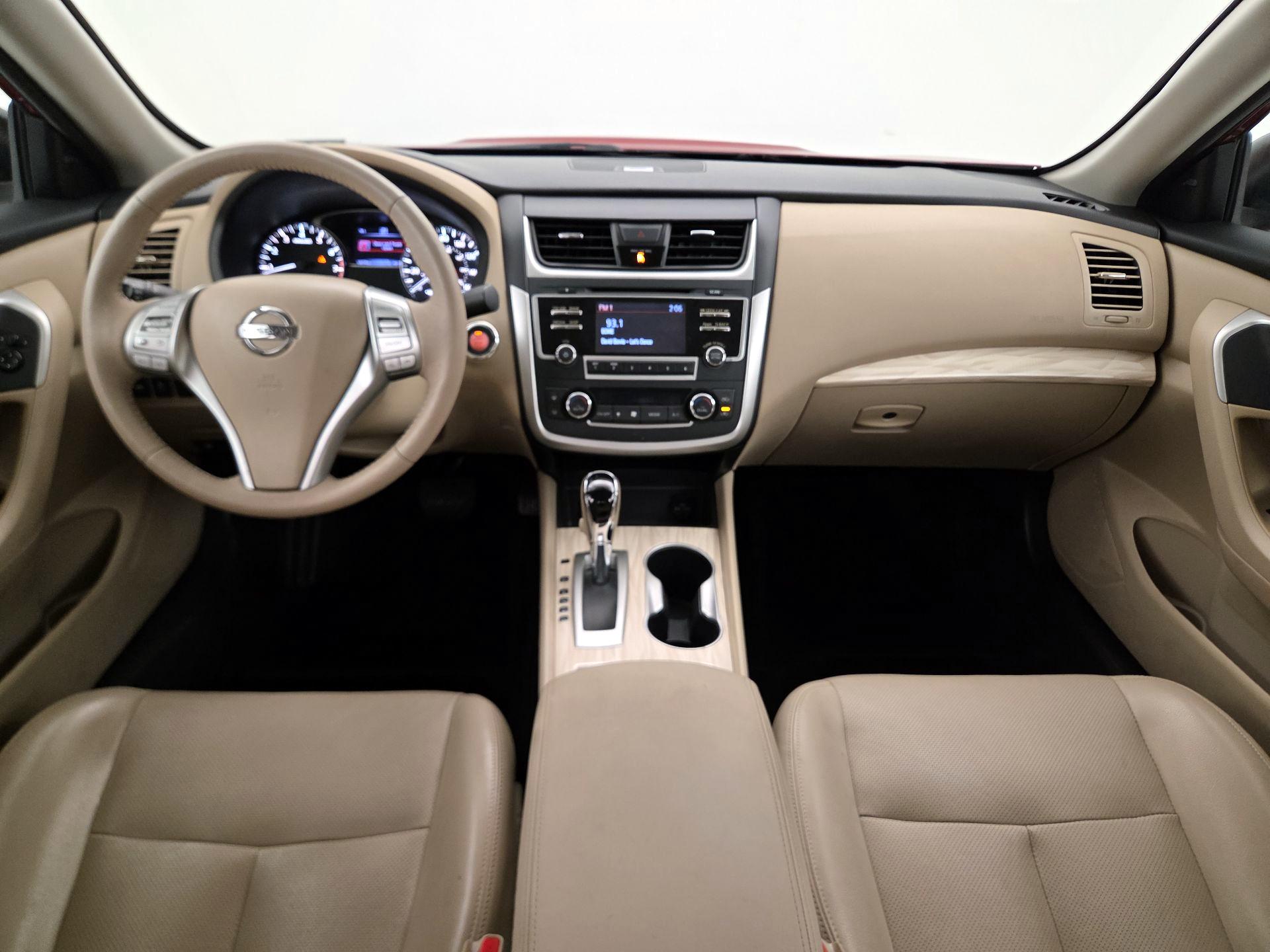 Thumbnail: 2016 Nissan Altima - 9