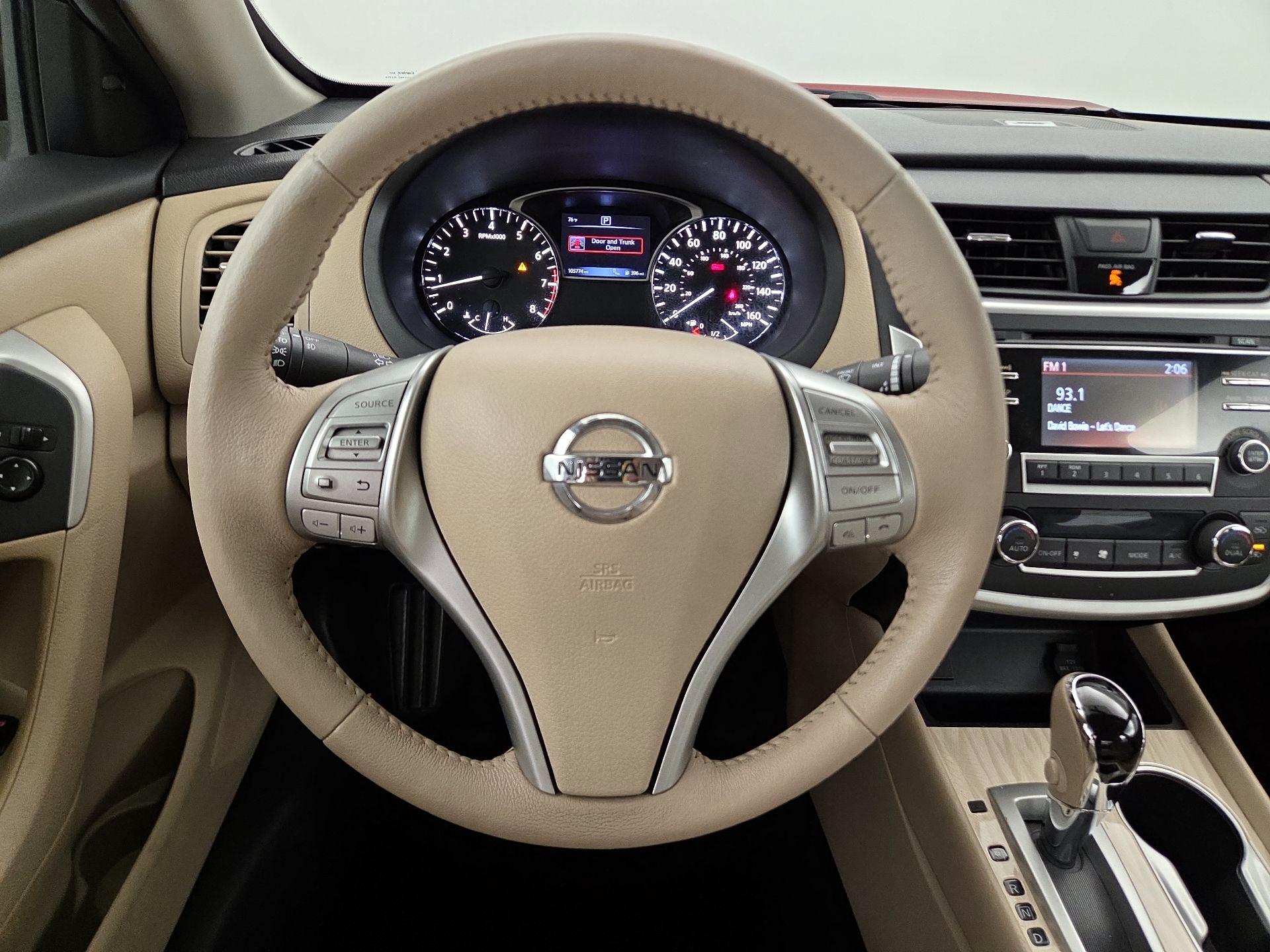Thumbnail: 2016 Nissan Altima - 10