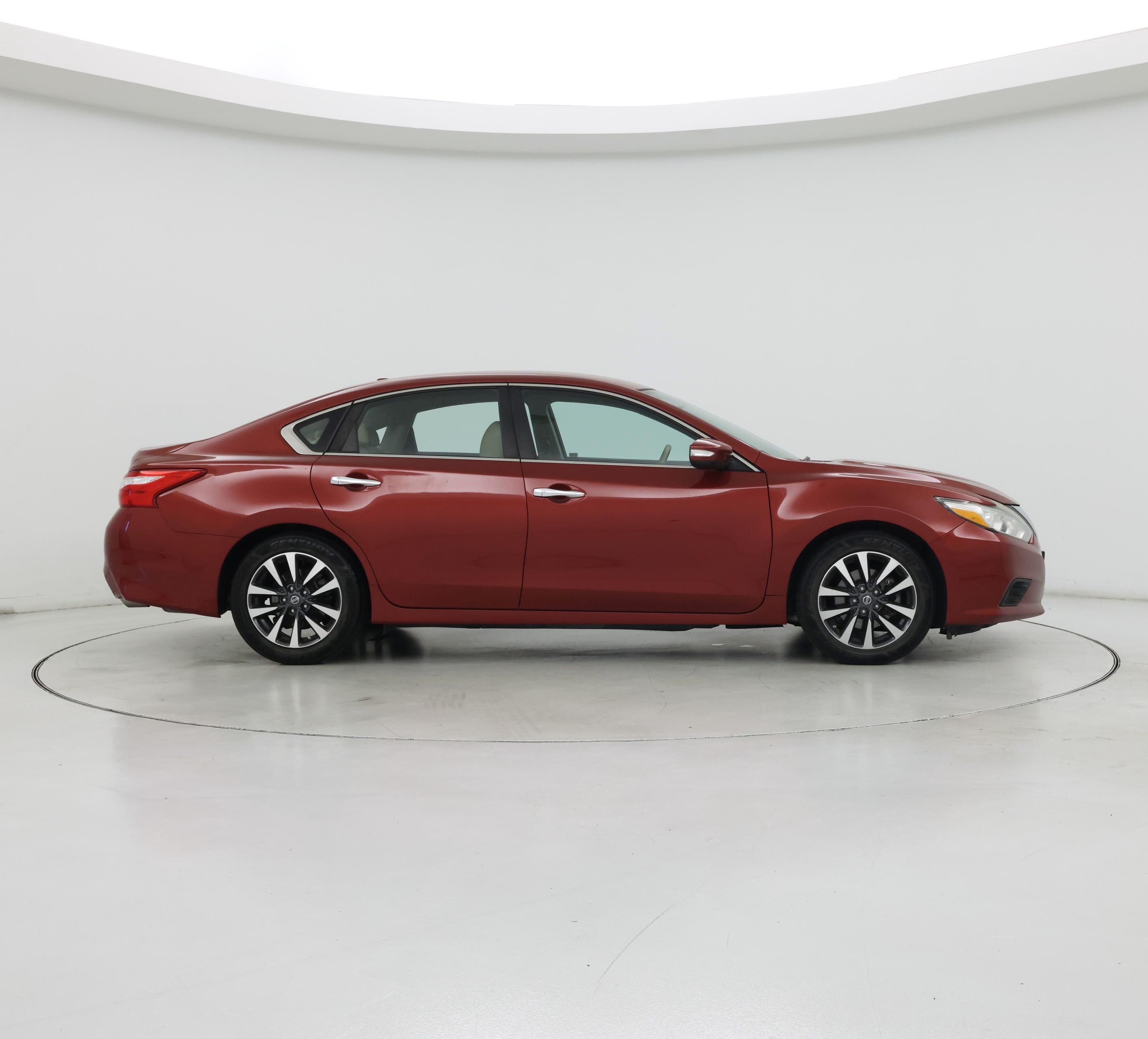 Thumbnail: 2016 Nissan Altima - 7